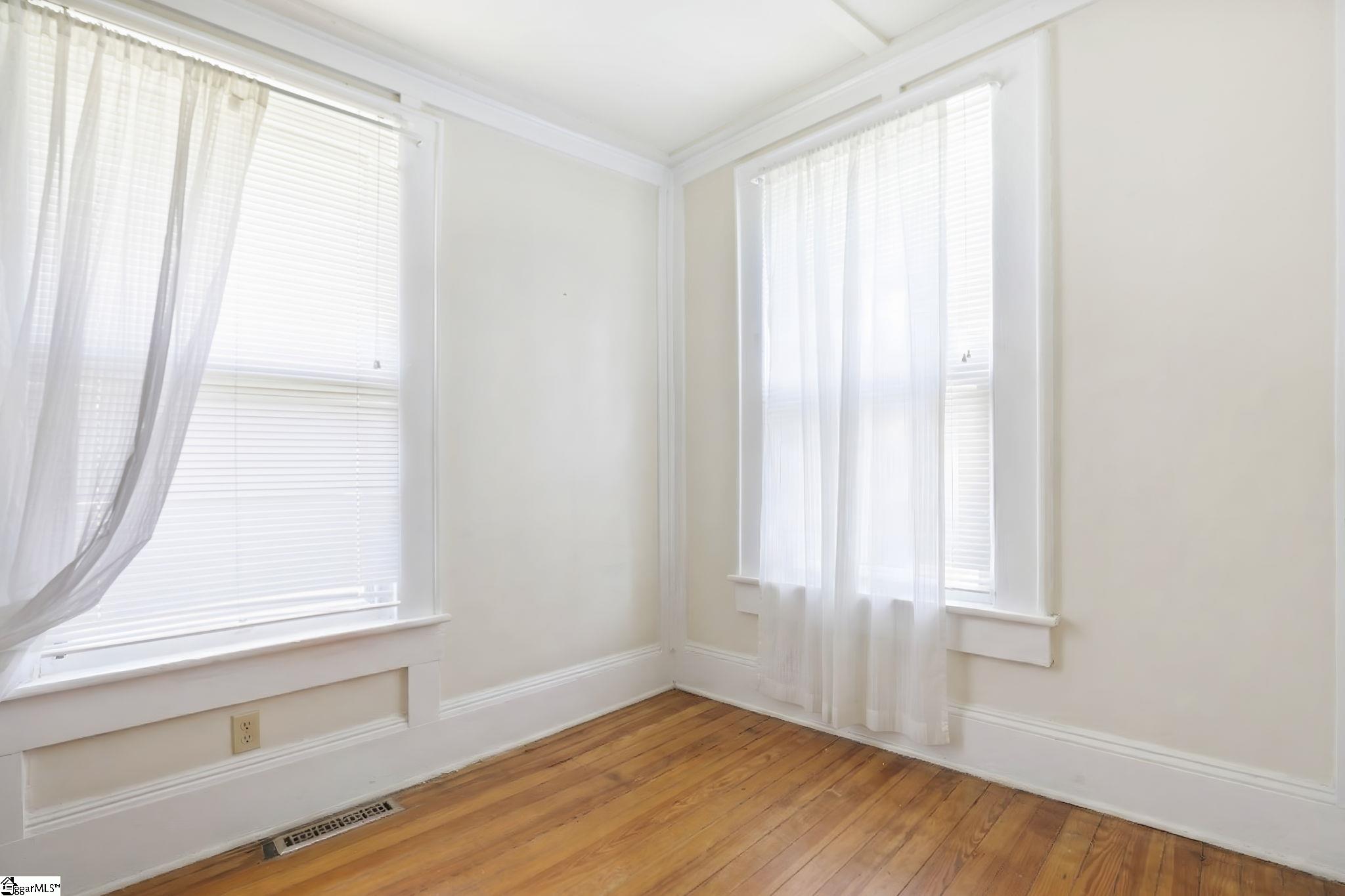 312 E A Avenue Property Photo 7