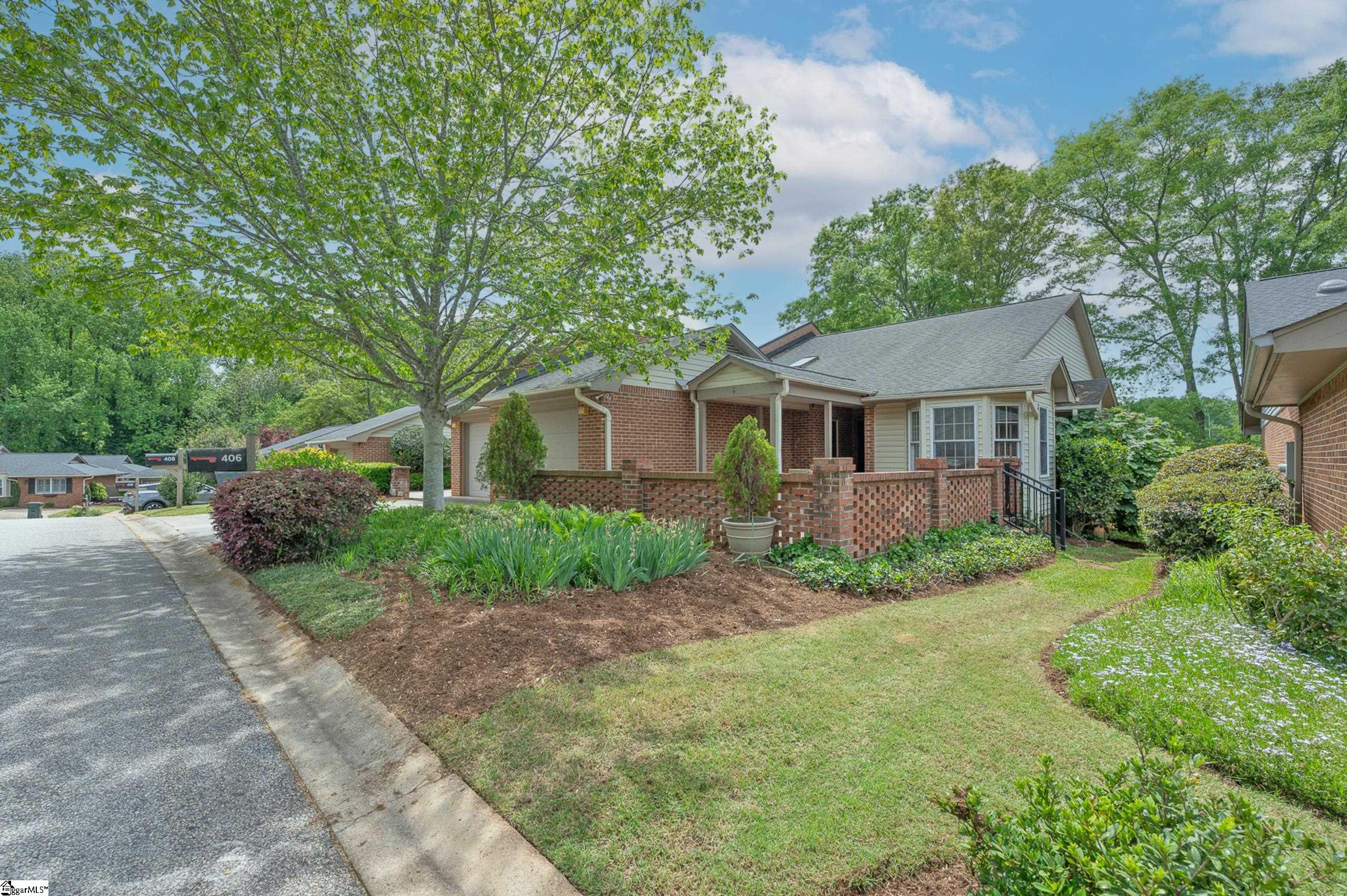 406 Swansgate Place Property Photo 2