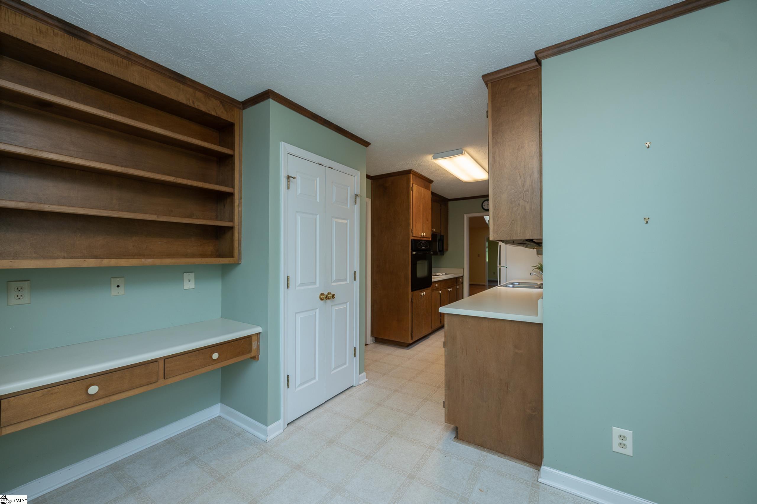 406 Swansgate Place Property Photo 12
