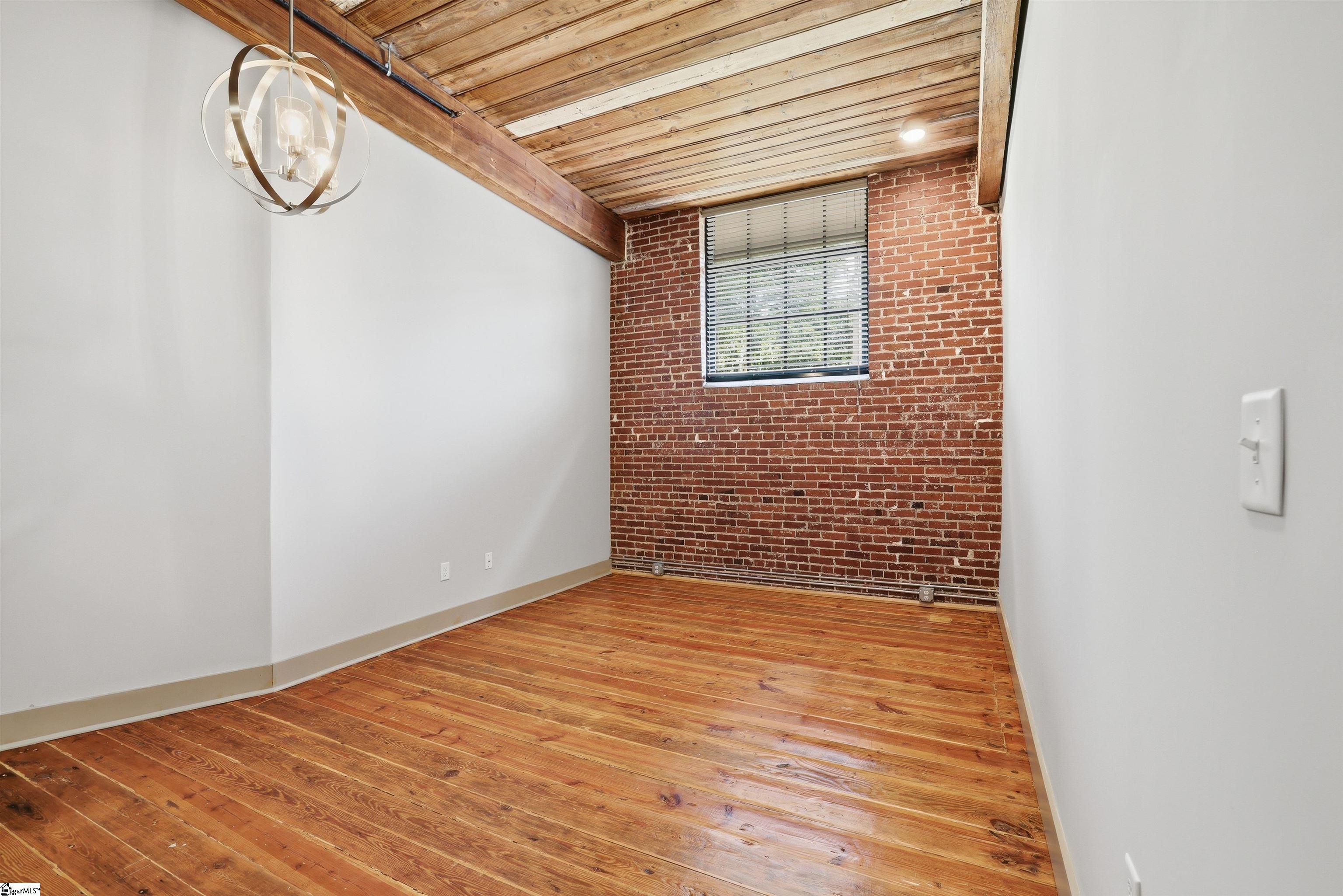 806 Green Avenue Property Photo 6