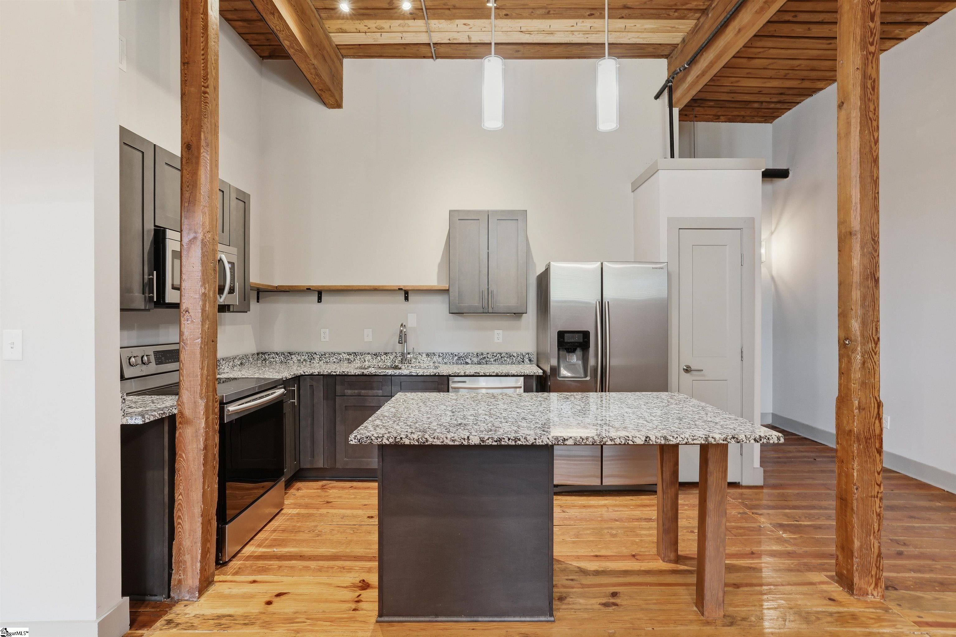 806 Green Avenue Property Photo 7