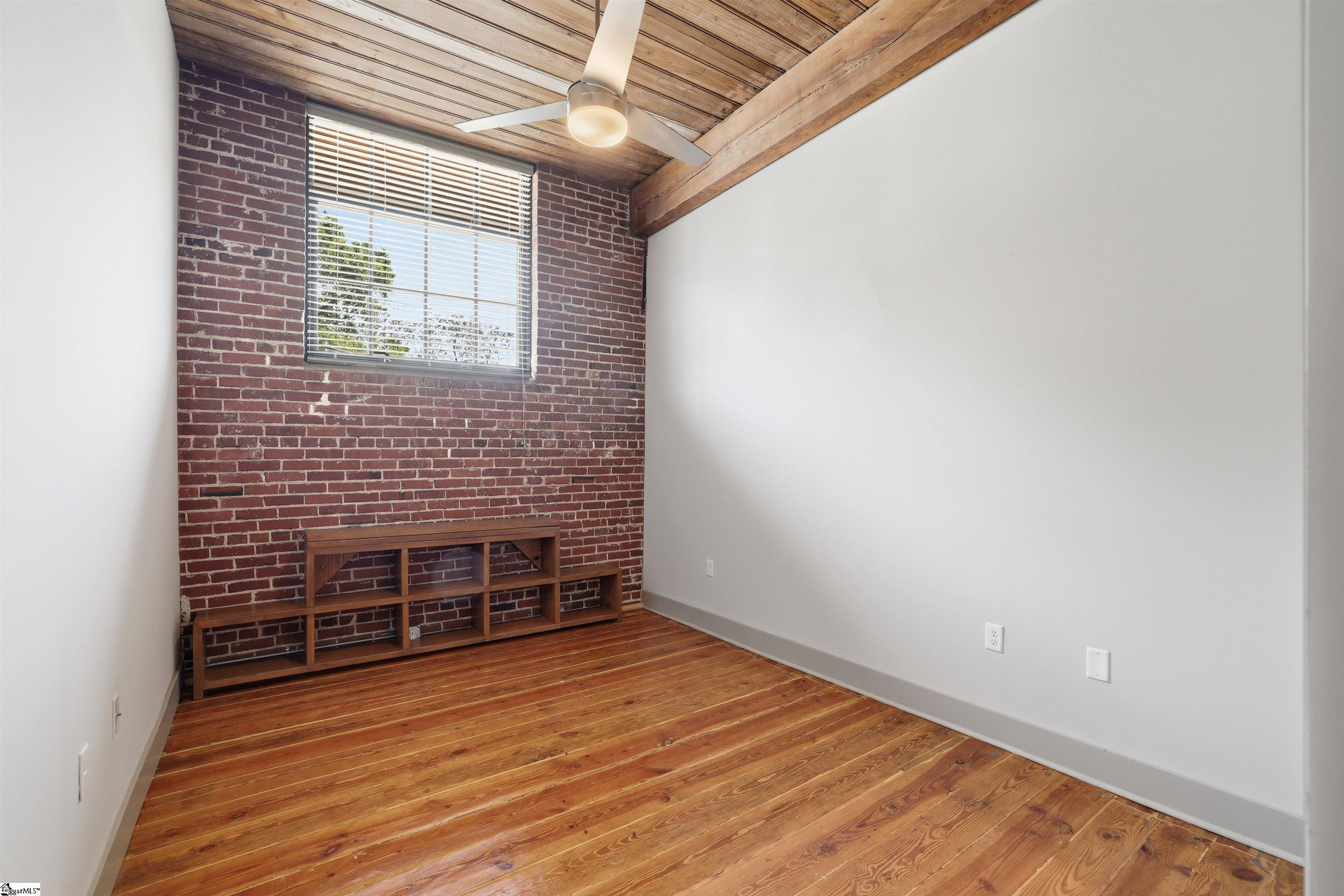 806 Green Avenue Property Photo 12