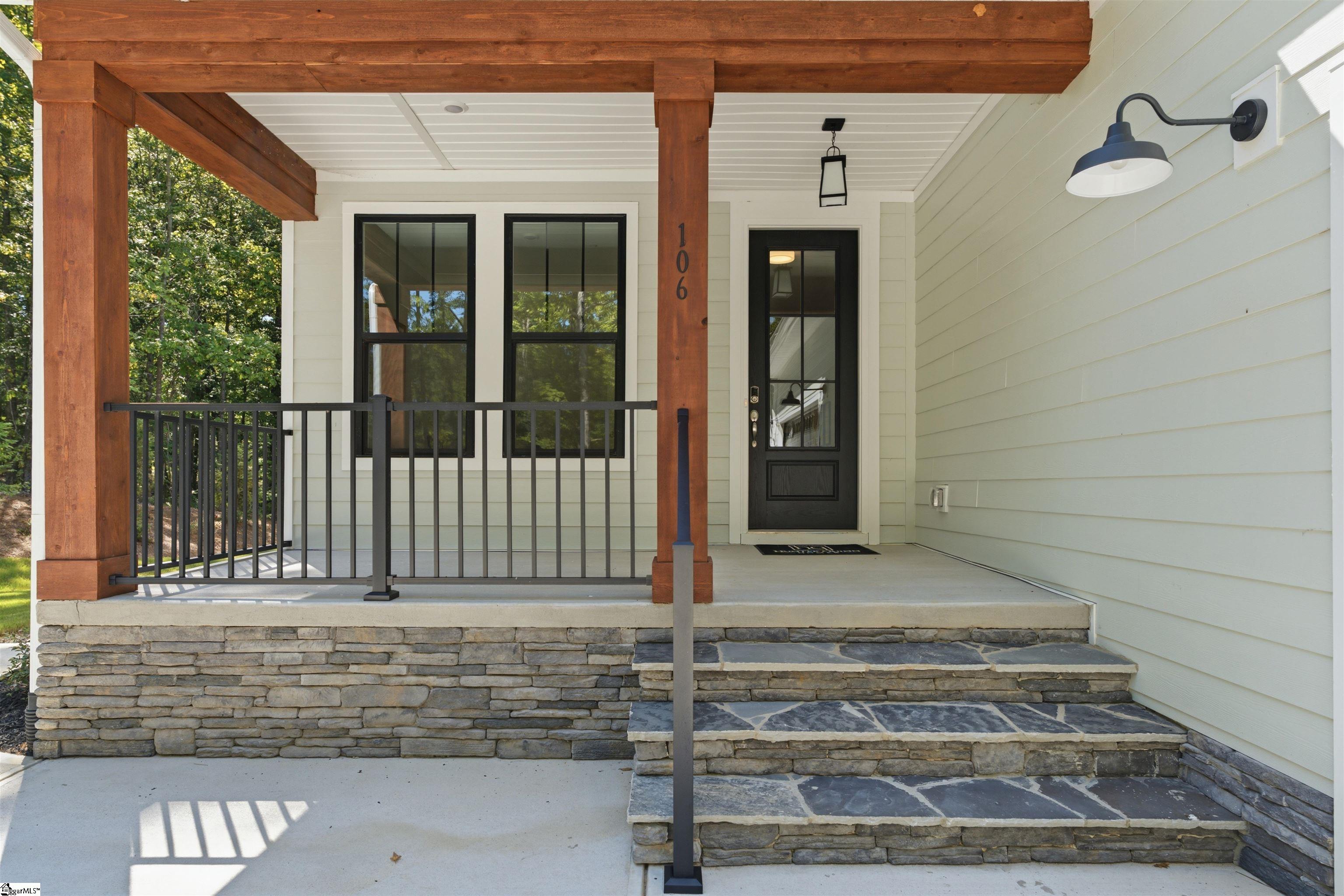 106 Armory Court Property Photo 4