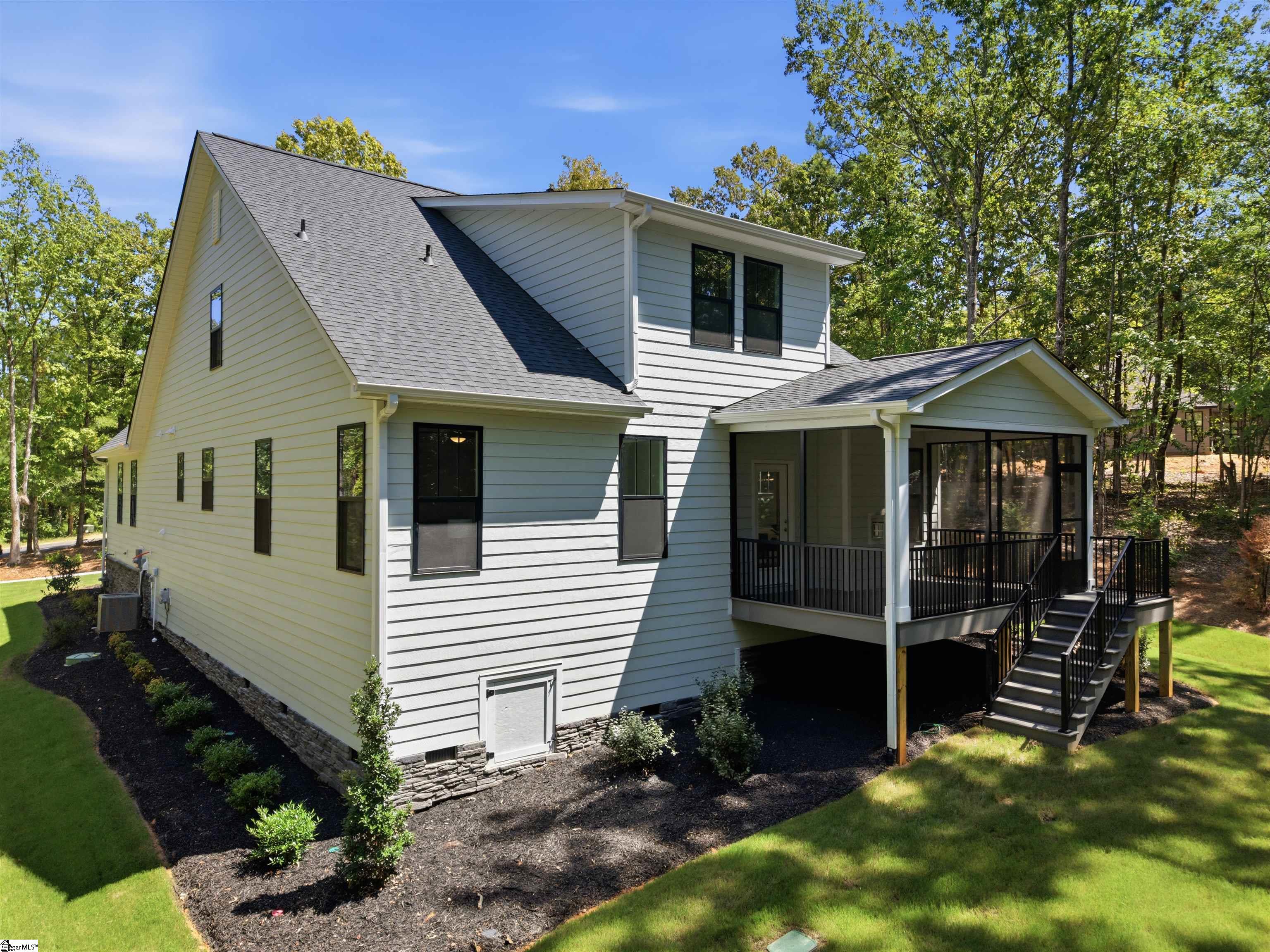 106 Armory Court Property Photo 33