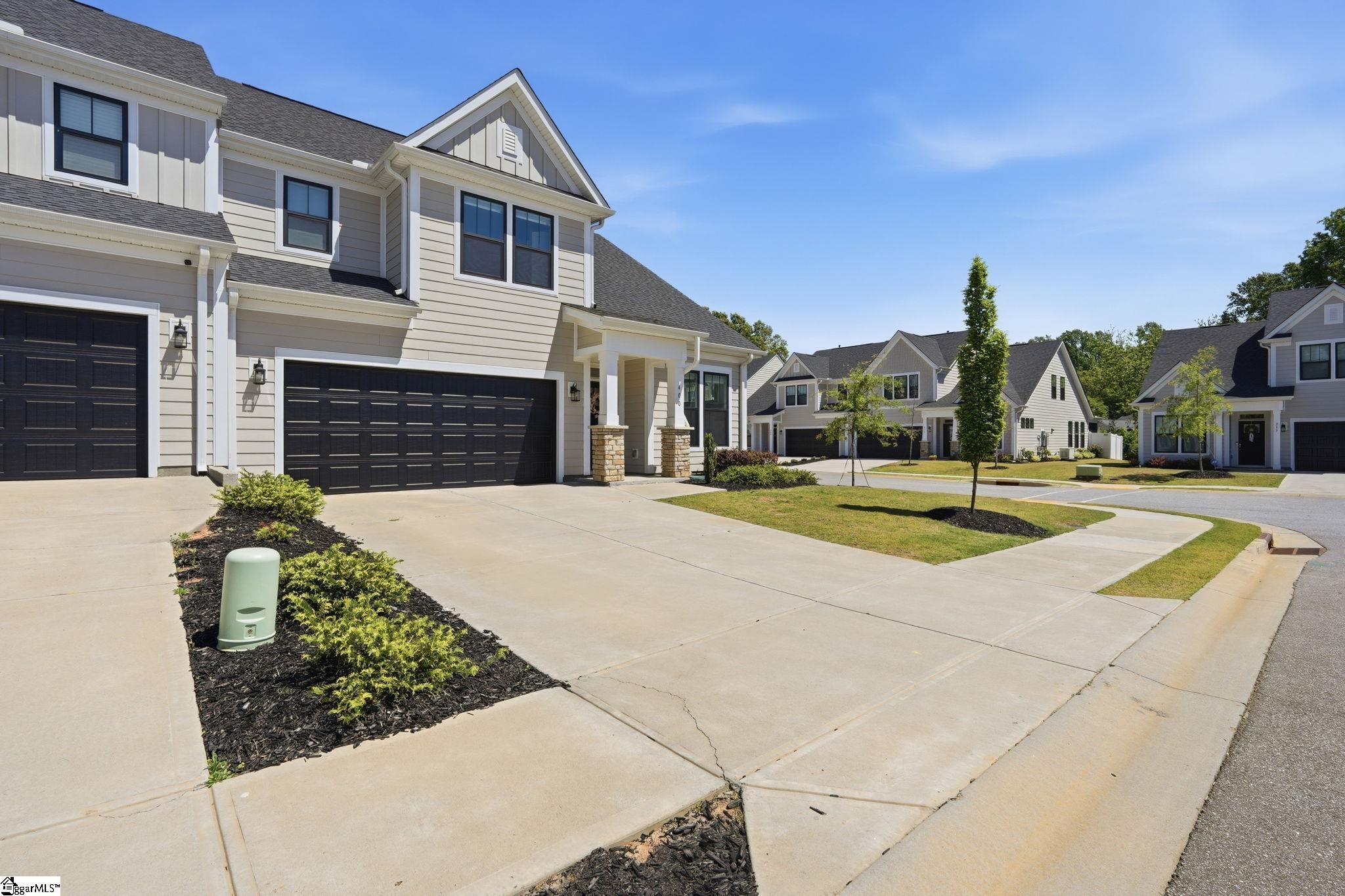 400 Water Garden Place Property Photo 2