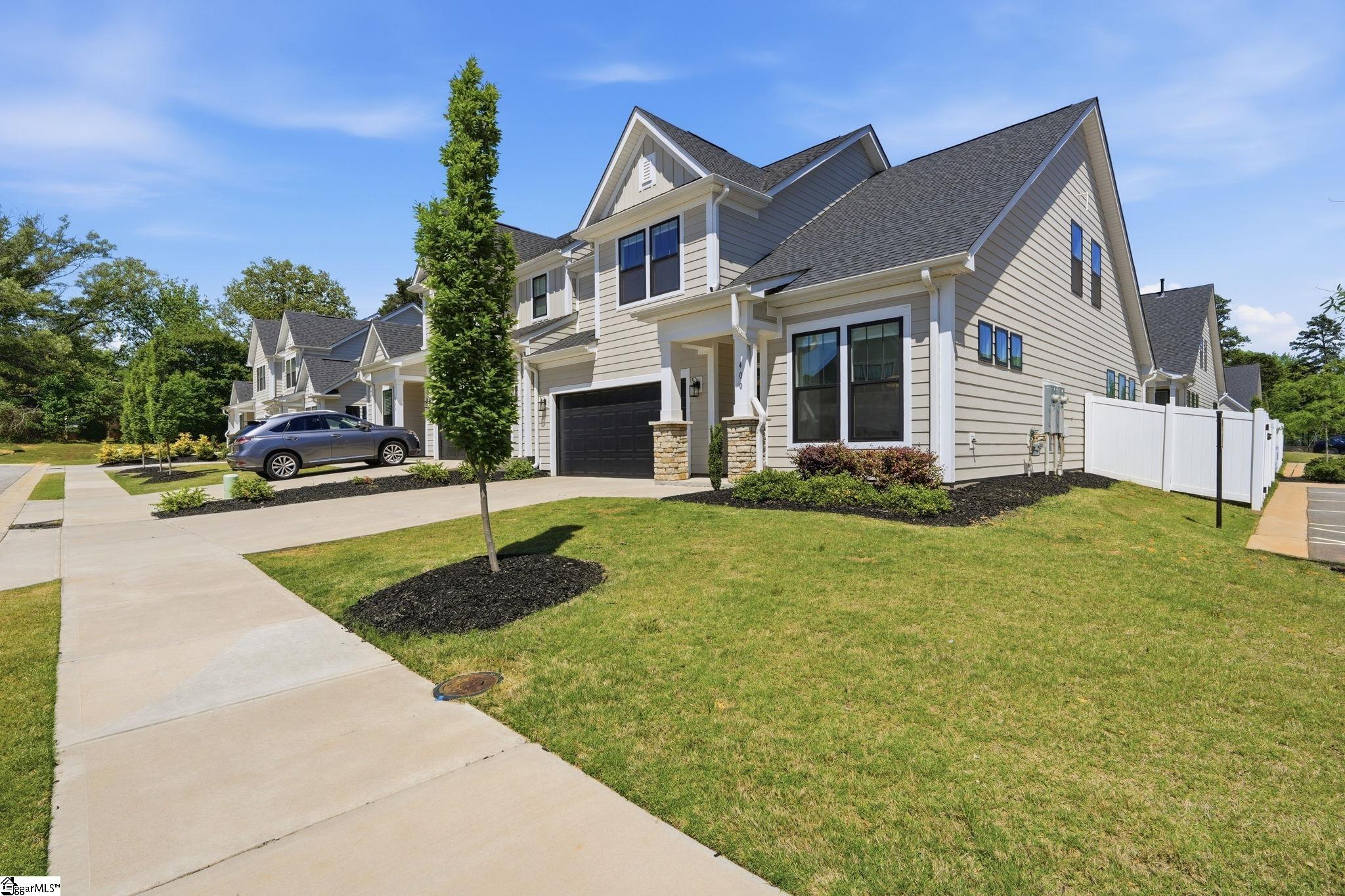 400 Water Garden Place Property Photo 3