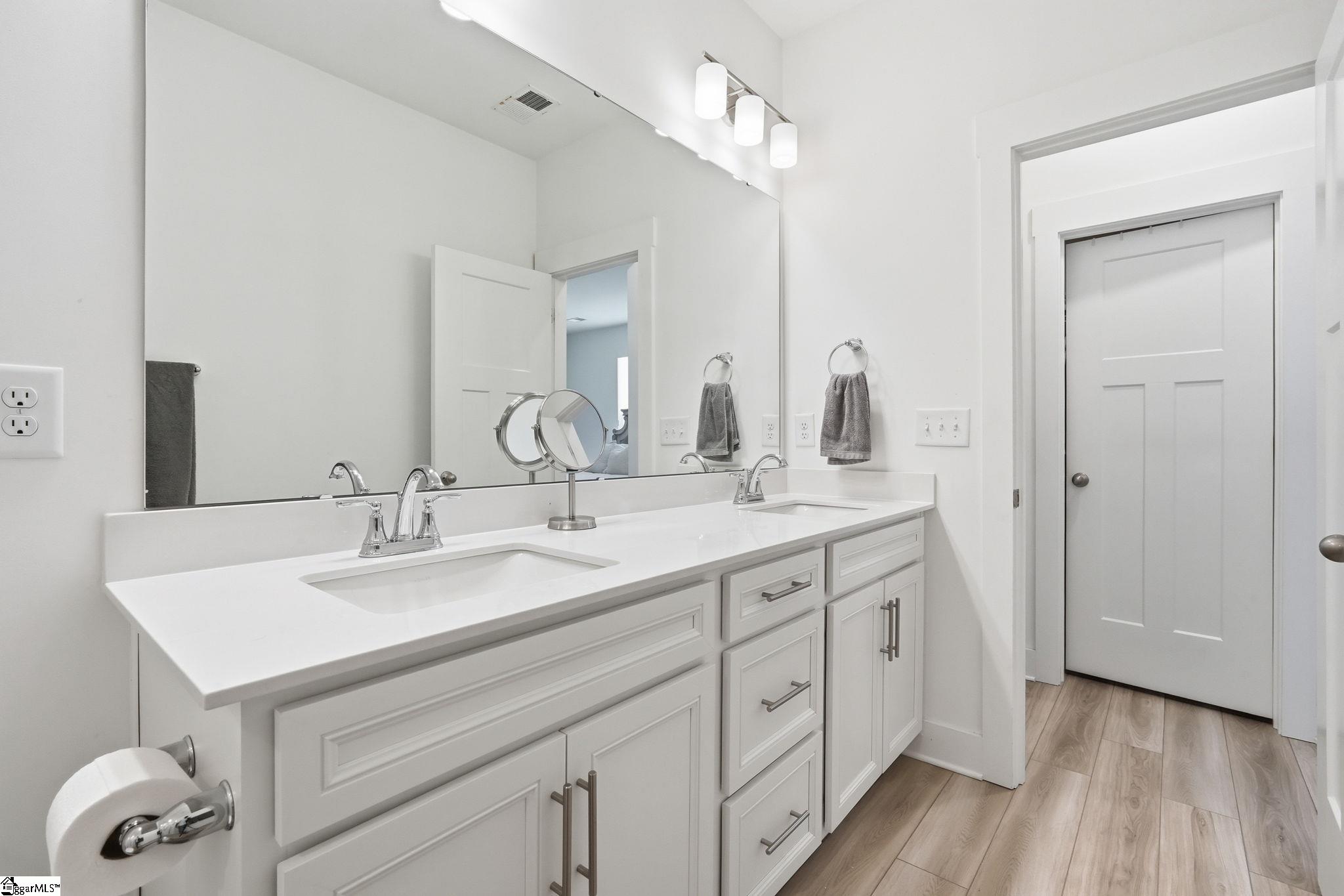 400 Water Garden Place Property Photo 18