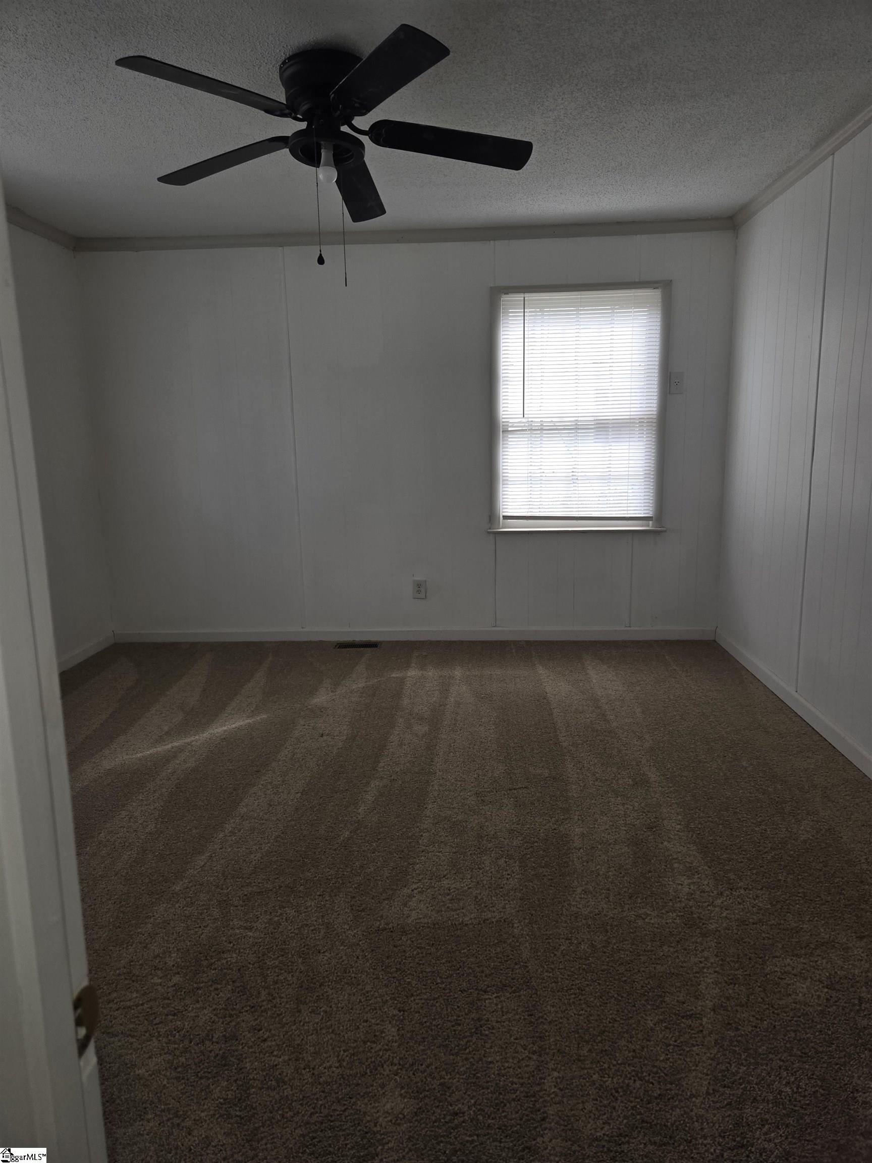 401 W Pitts Street Property Photo 3