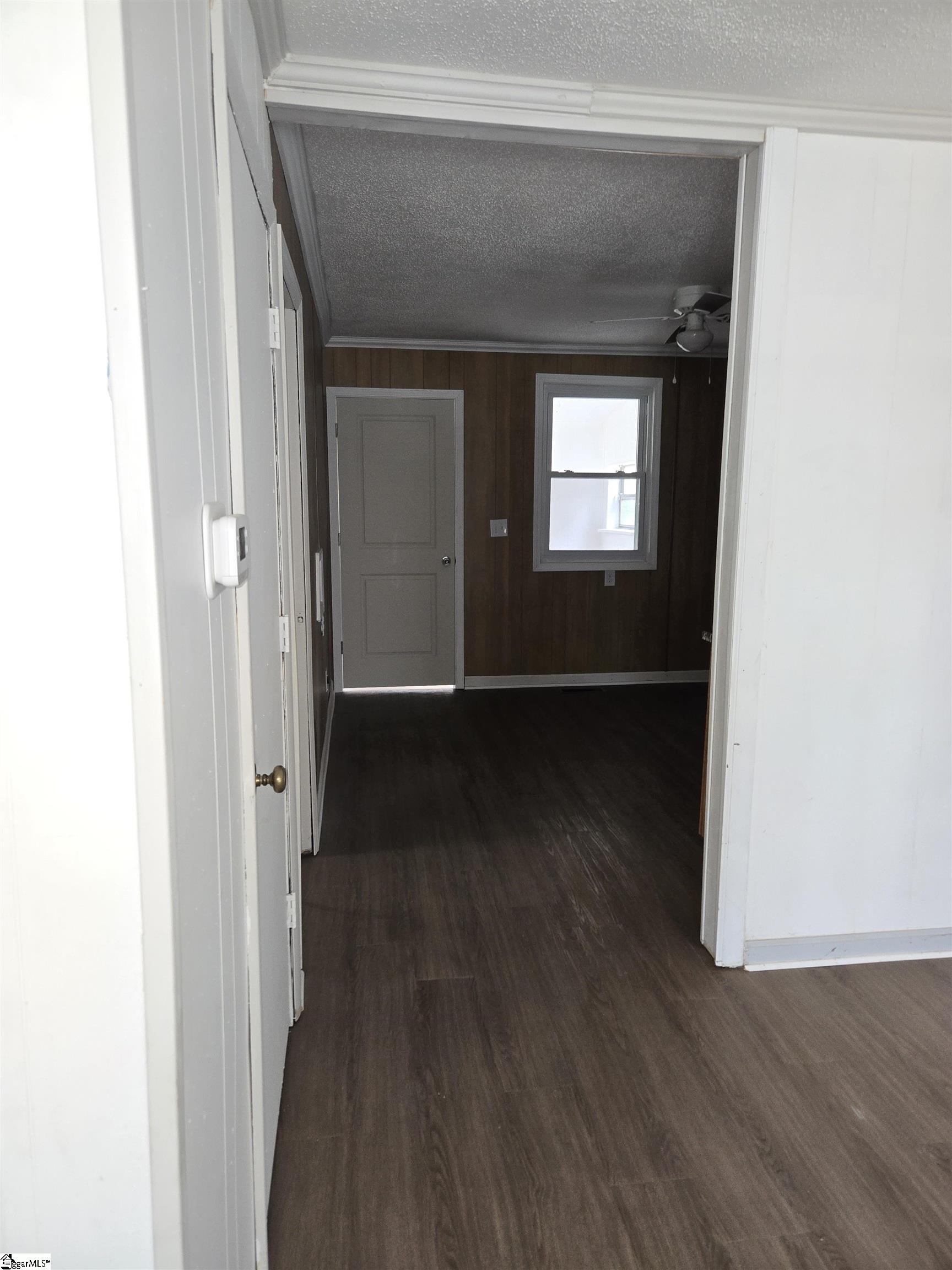 401 W Pitts Street Property Photo 5