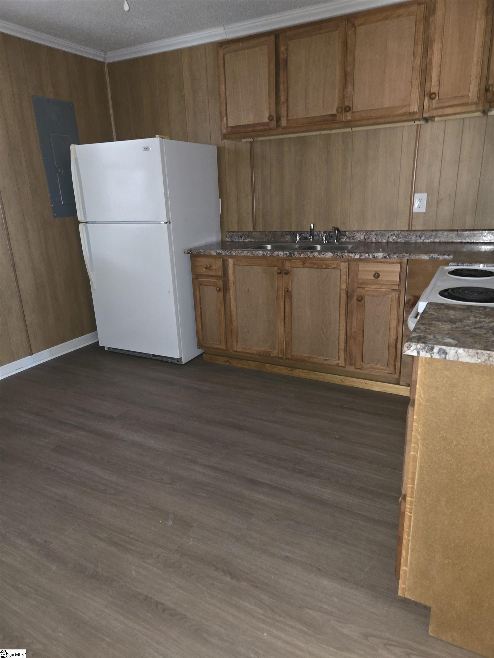 401 W Pitts Street Property Photo 6