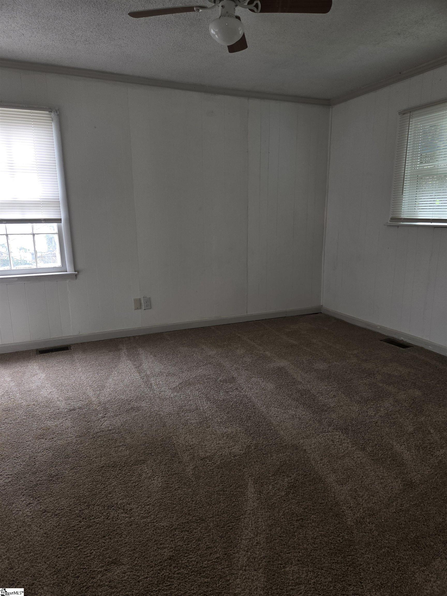 401 W Pitts Street Property Photo 7