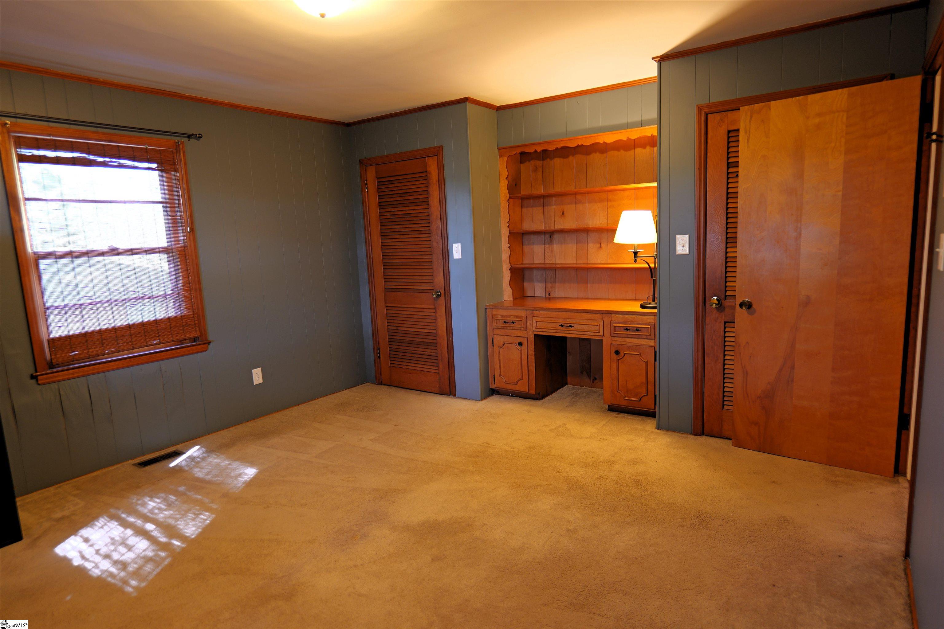 303 Inman Road Property Photo 11