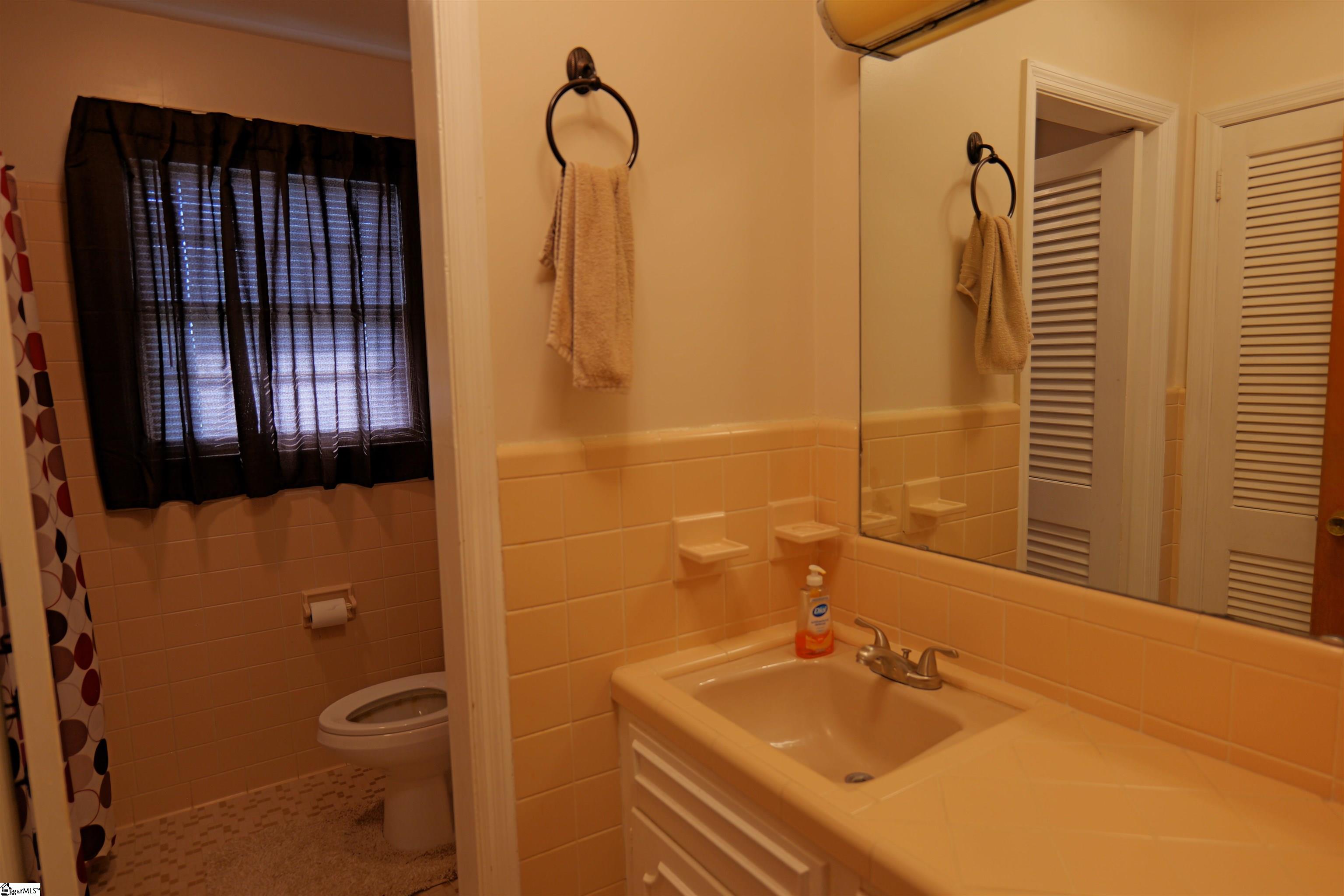 303 Inman Road Property Photo 12