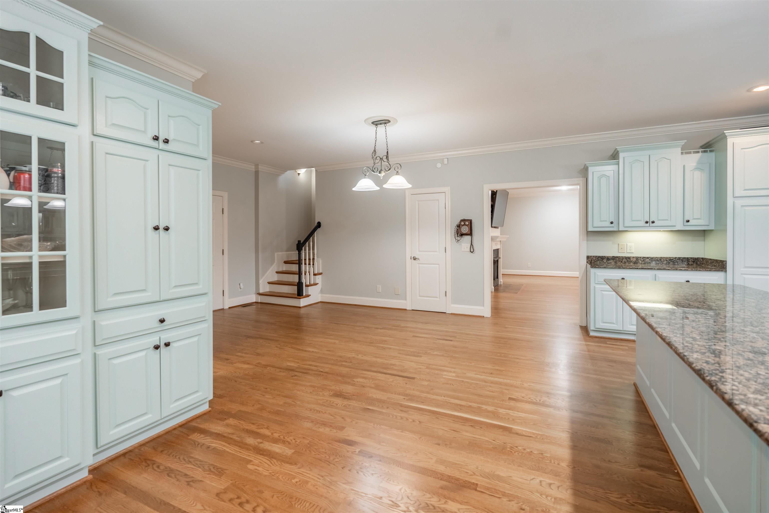 323 Waters Road Property Photo 14