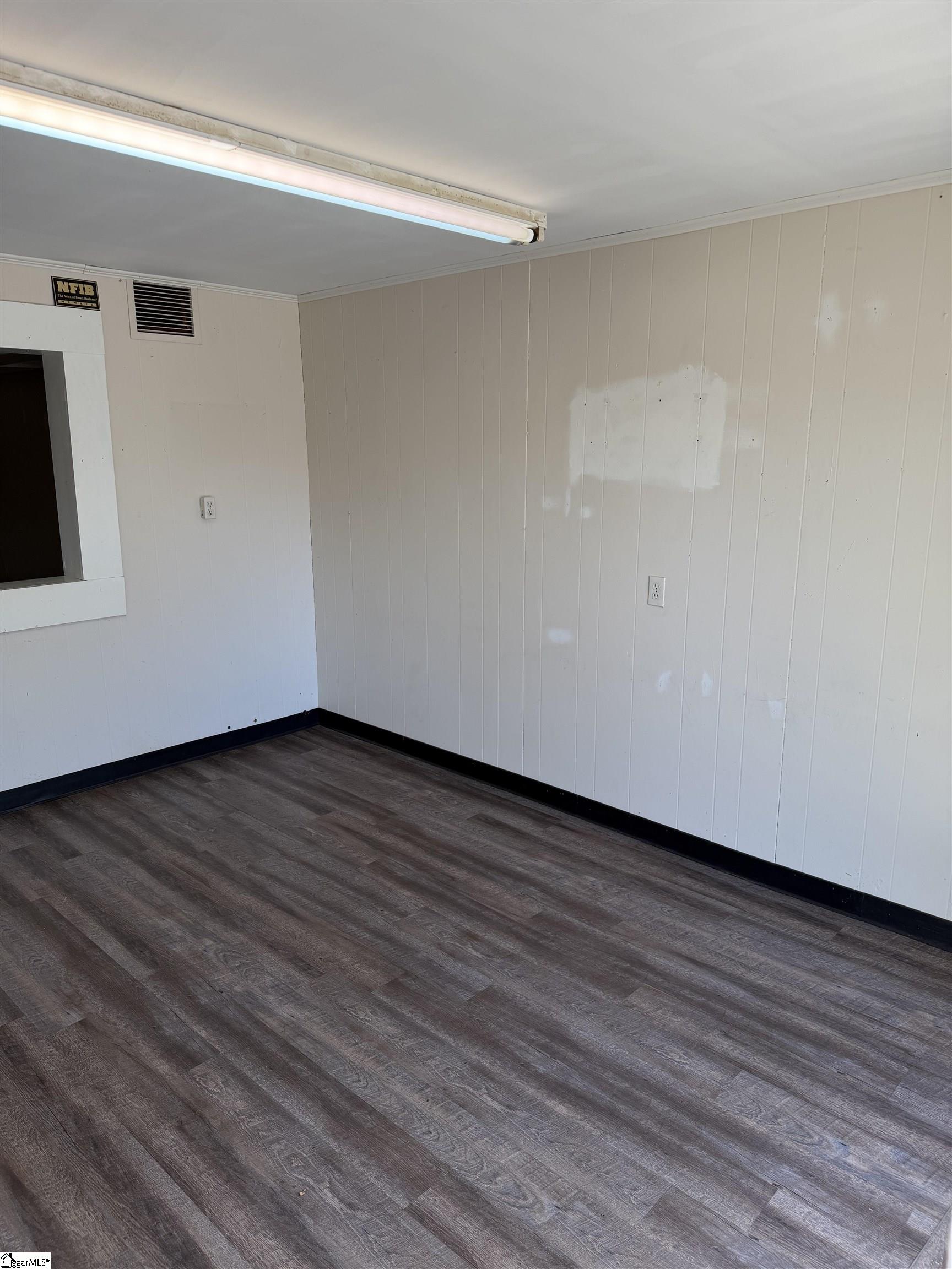 131/133 W Main Street Property Photo 3