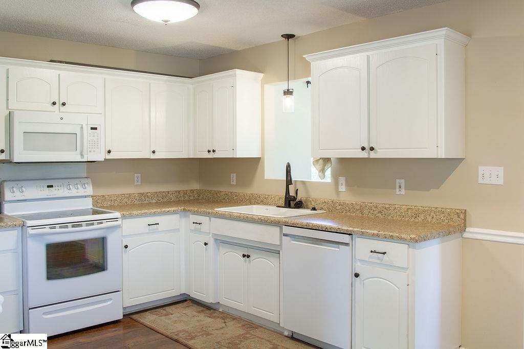 290 Dickson Road Property Photo 4