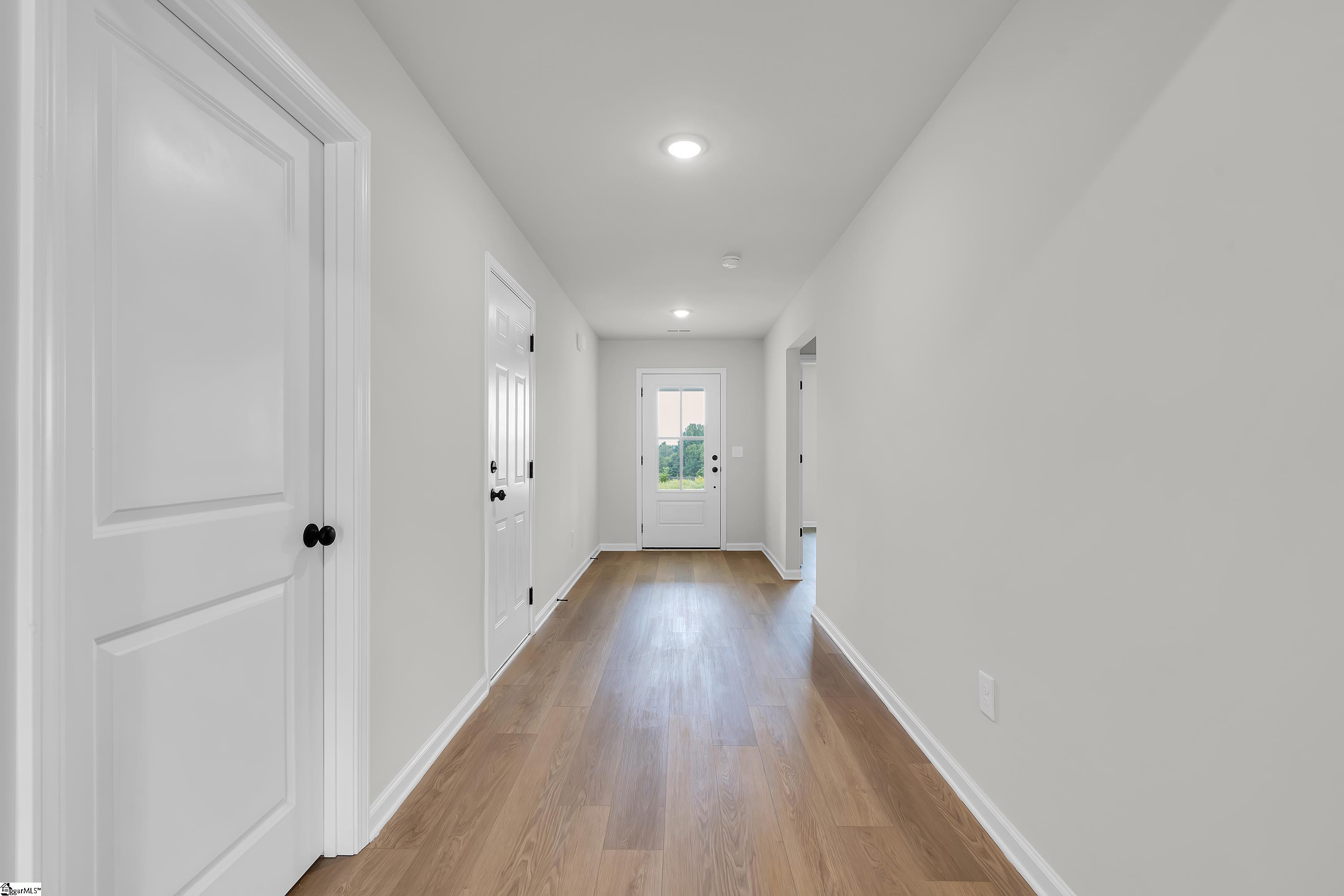 601 S Mountain View Road Property Photo 3