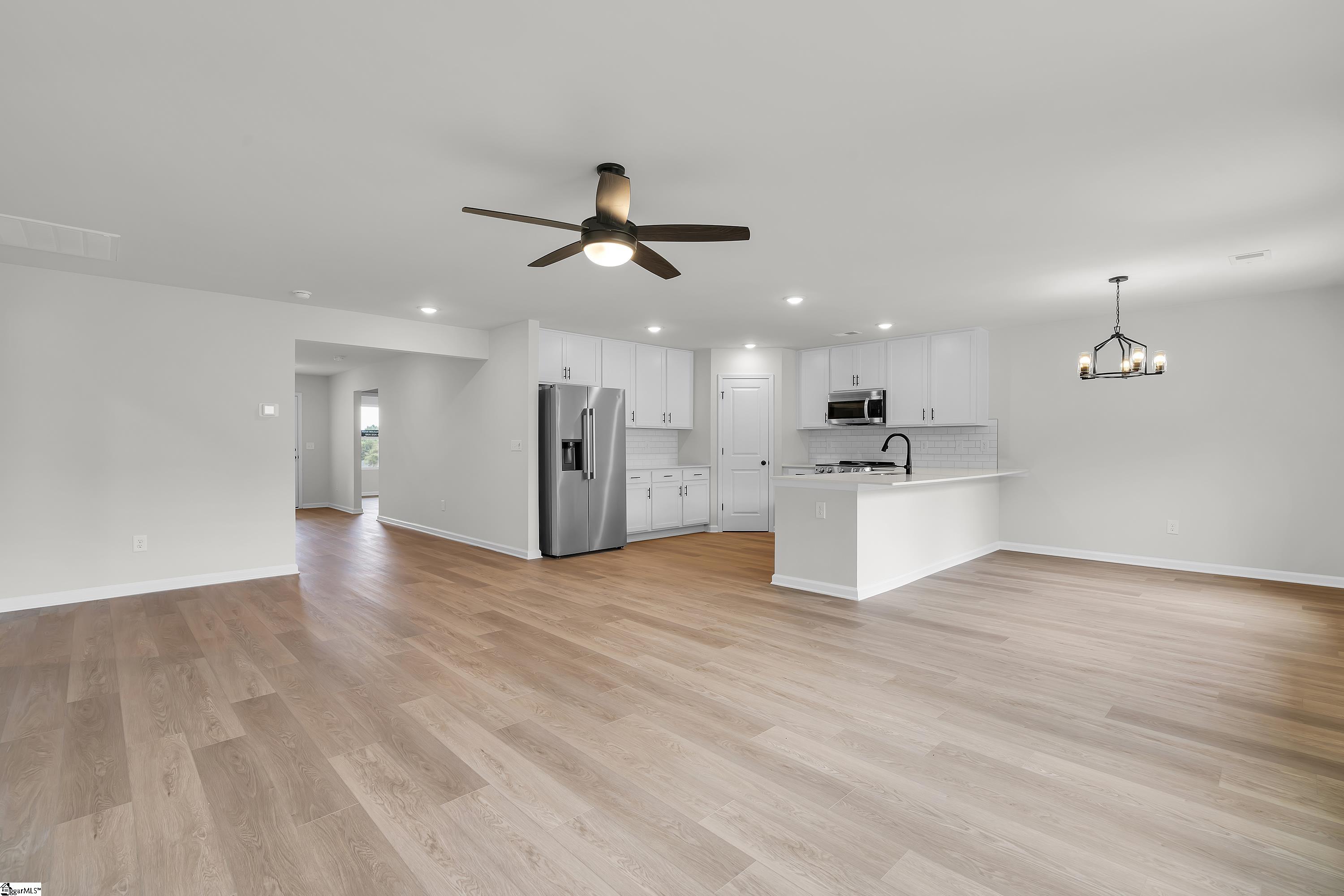 601 S Mountain View Road Property Photo 10