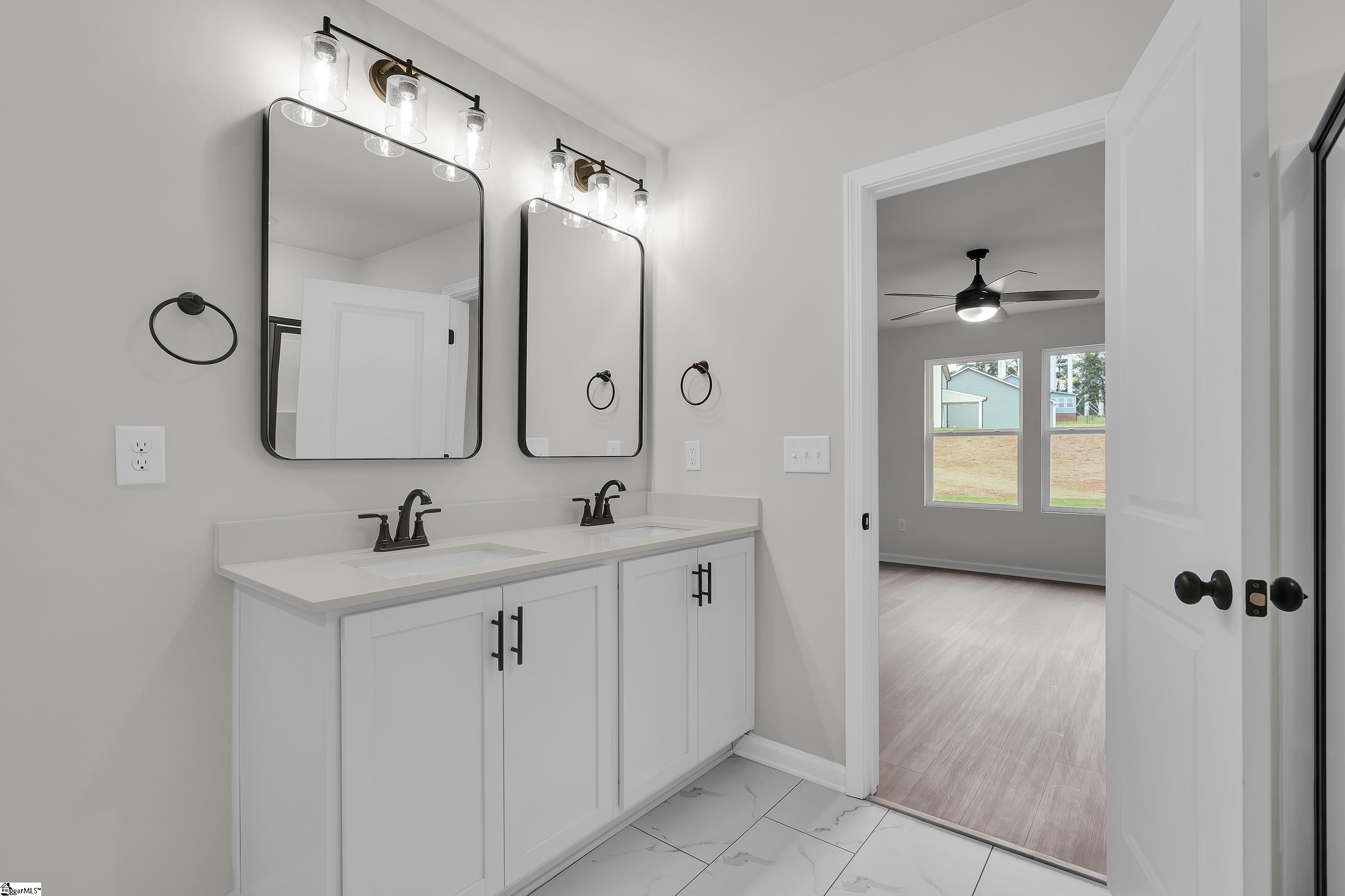601 S Mountain View Road Property Photo 15