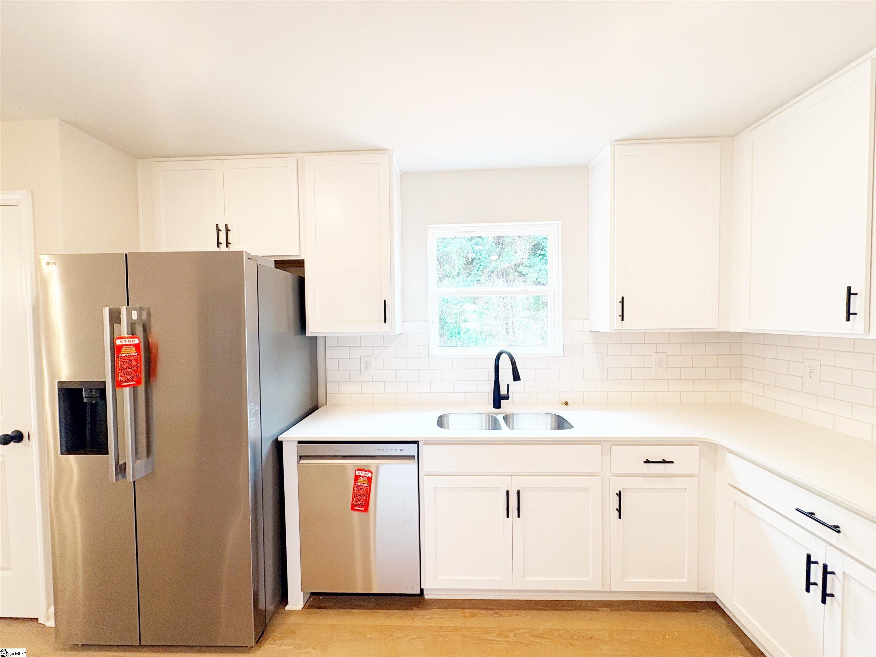 603 S Mountainview Road Property Photo 4
