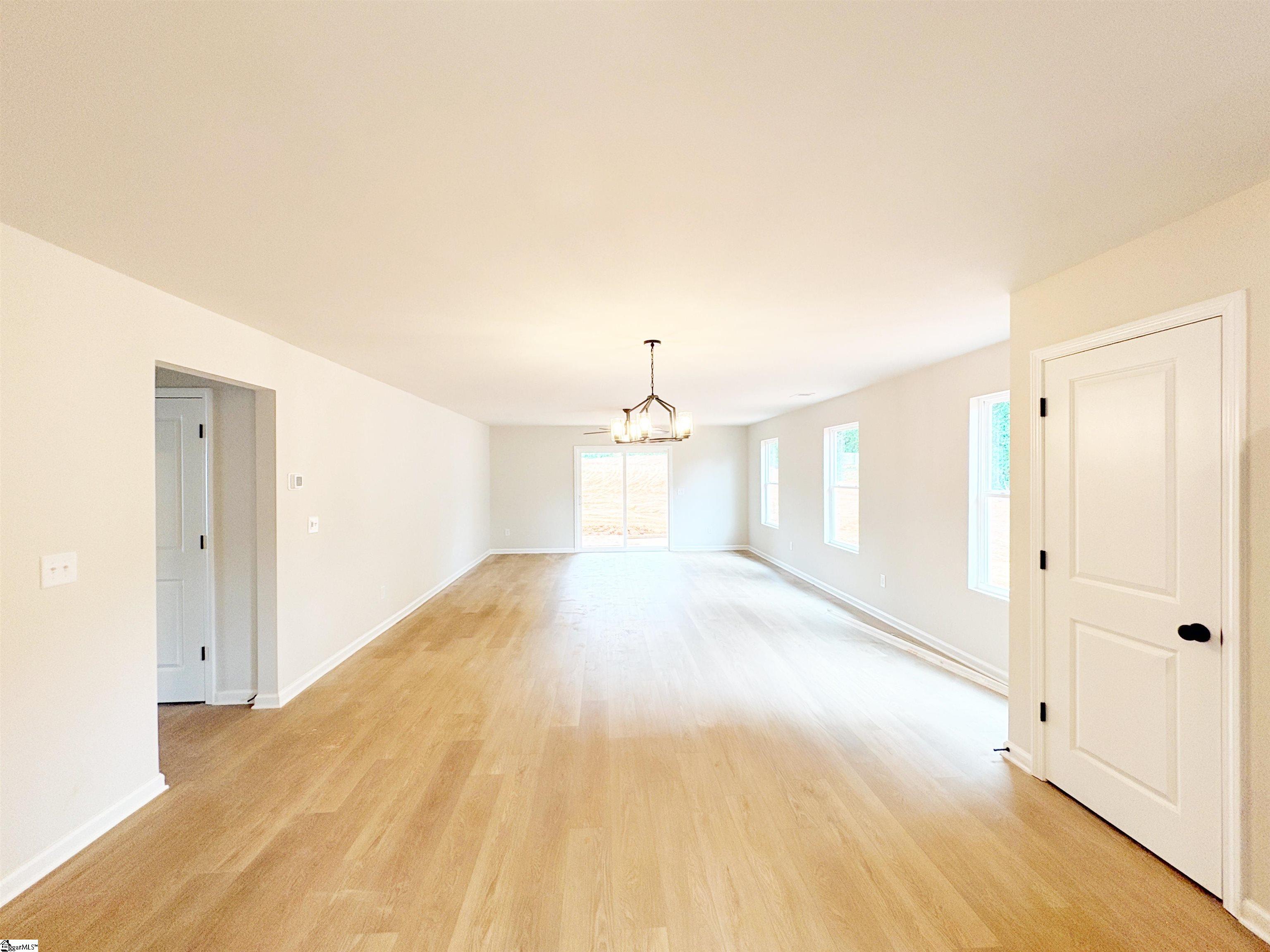 603 S Mountainview Road Property Photo 6