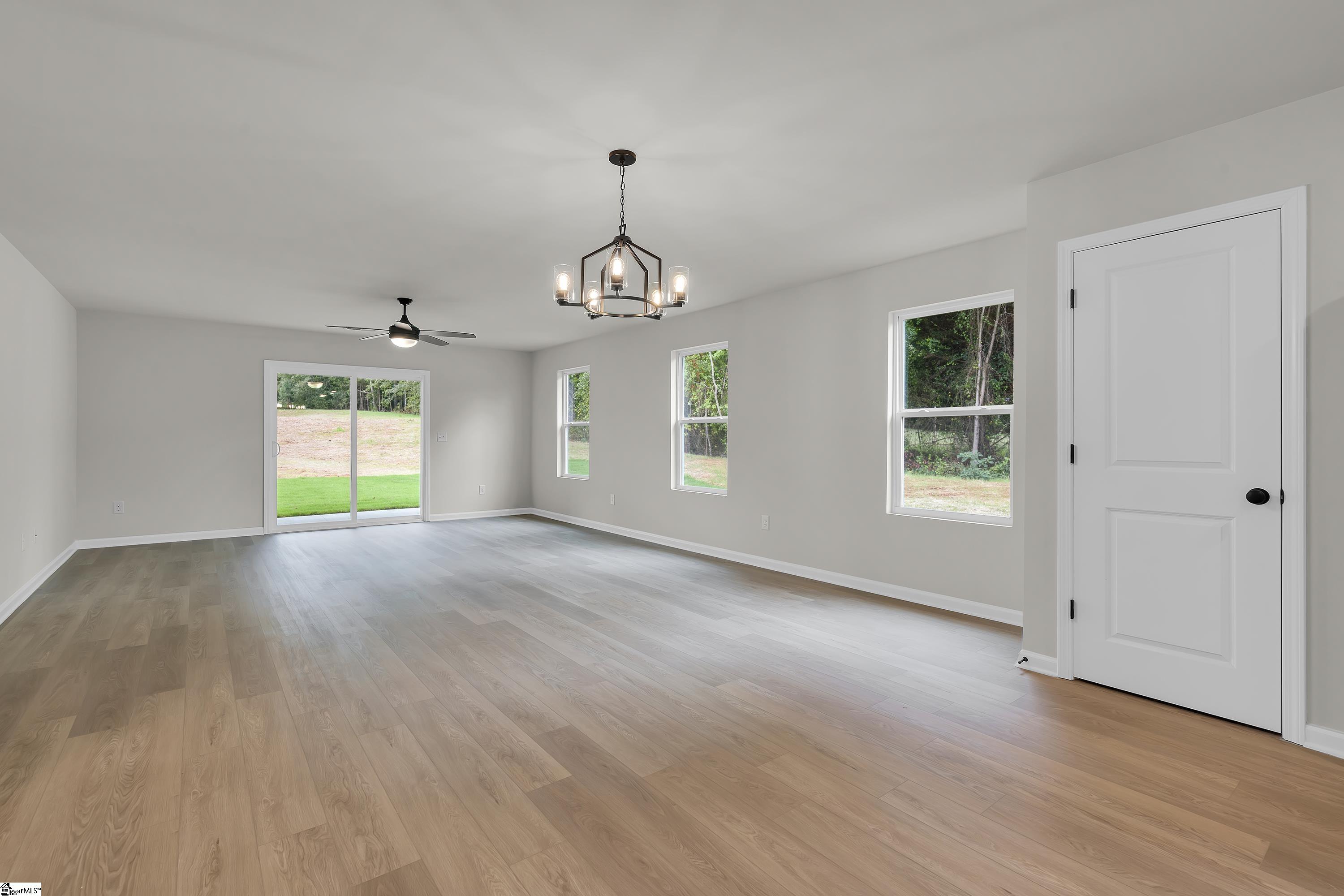 603 S Mountain View Road Property Photo 8