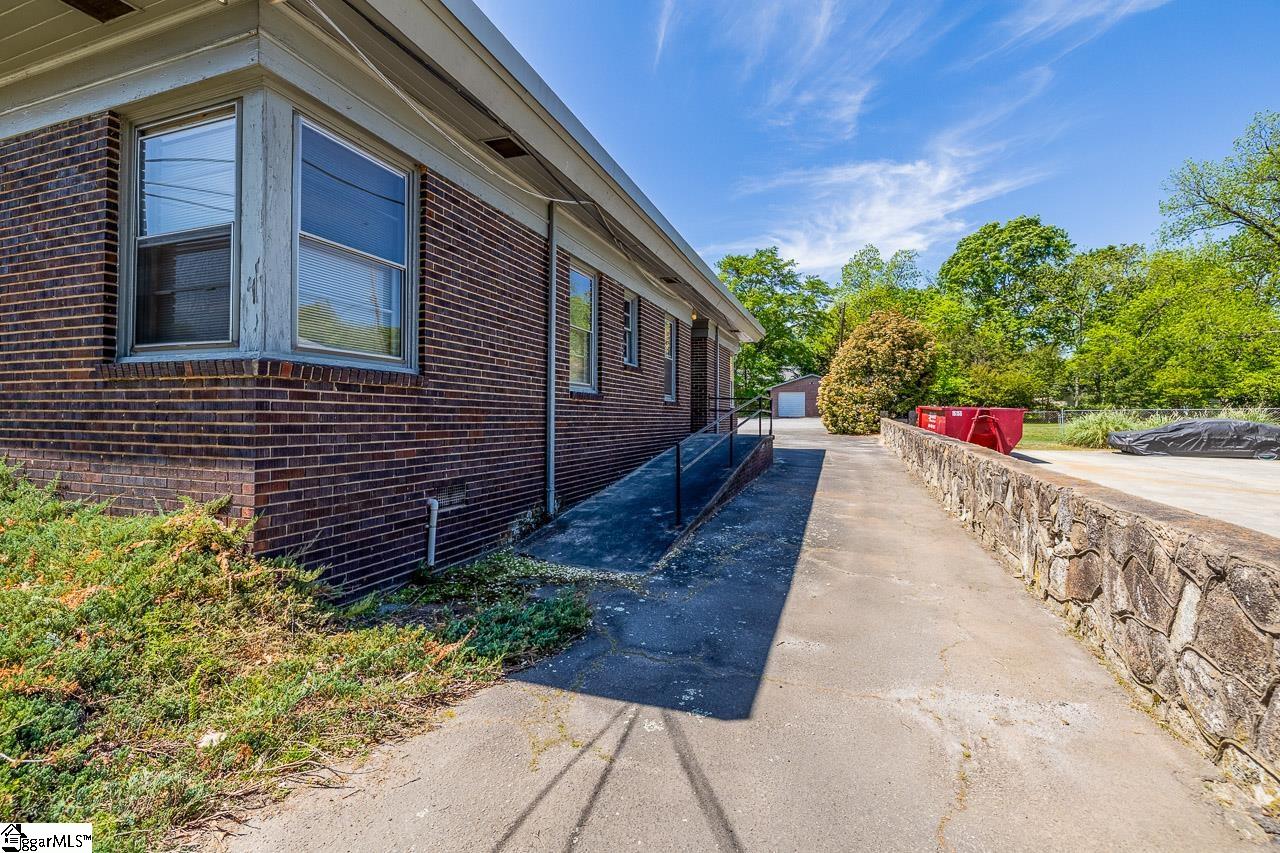 203 S Weston Street Property Photo 11