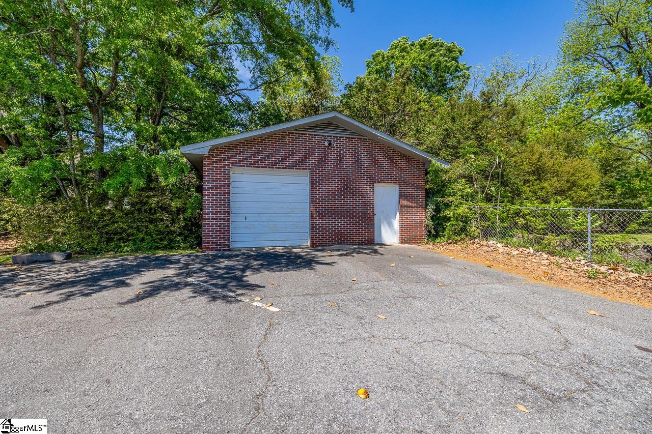 203 S Weston Street Property Photo 16