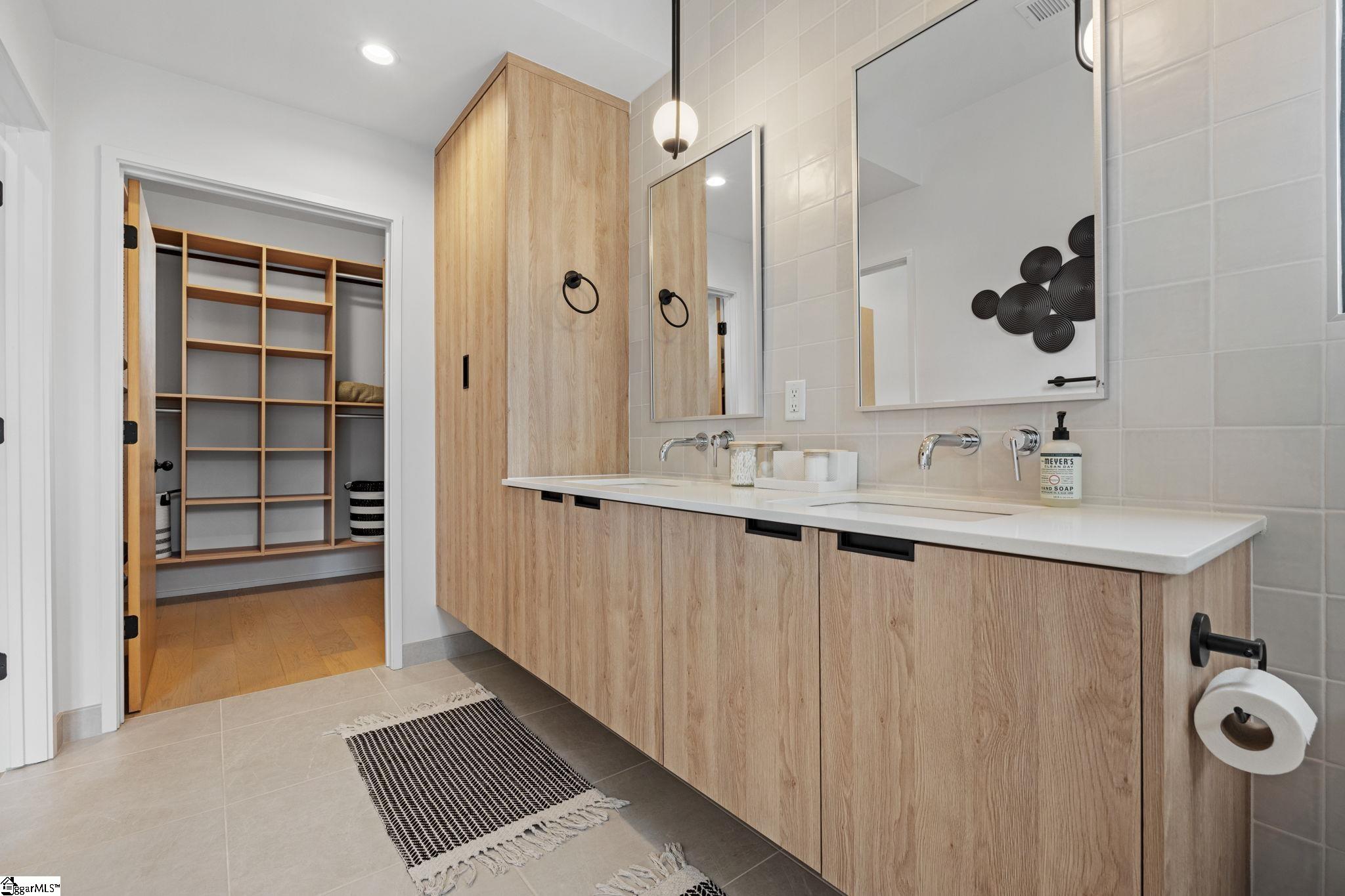 107 E Stone Avenue Property Photo 19