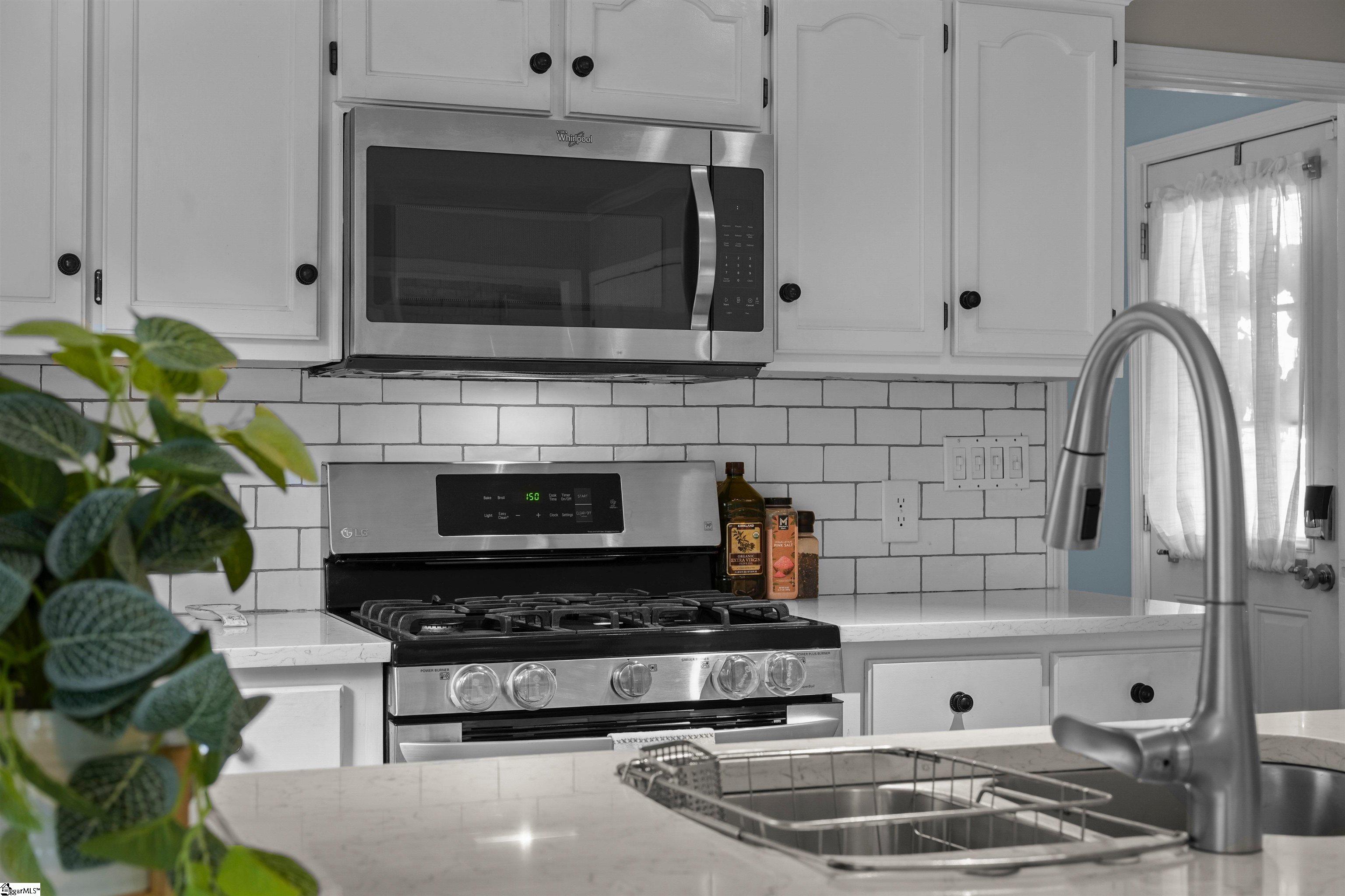 901 Huntington Road Property Photo 8