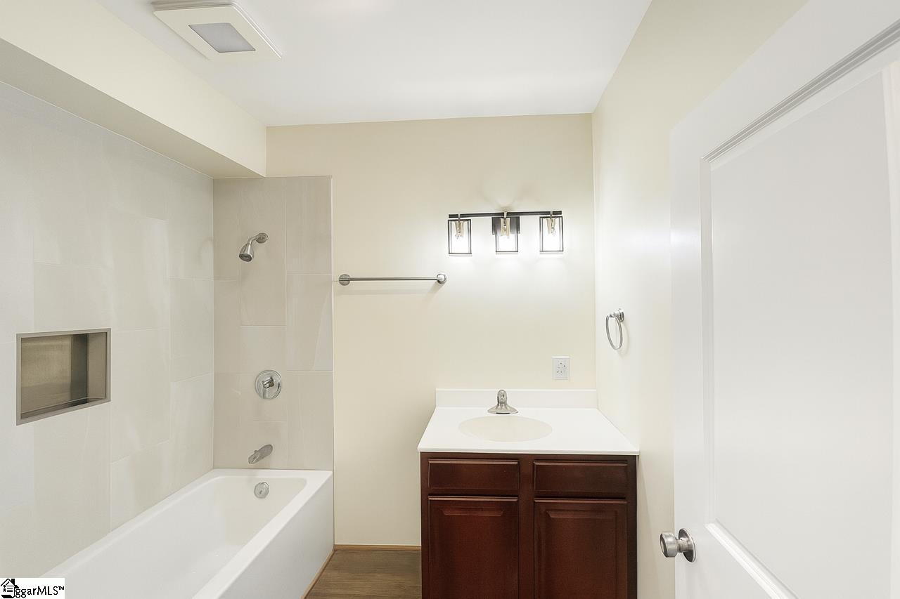 795 Howard Street Property Photo 5