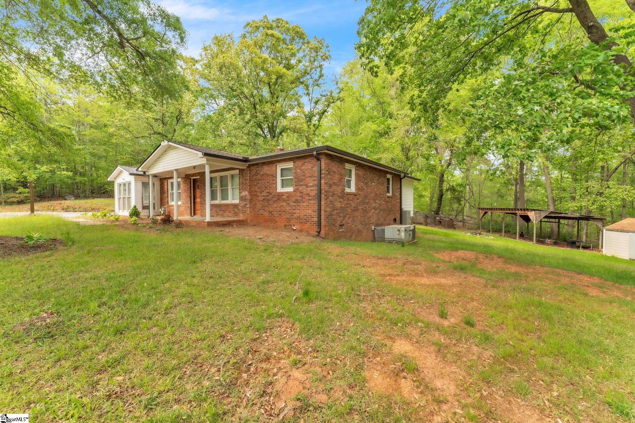4921 S Pine Street Property Photo 2