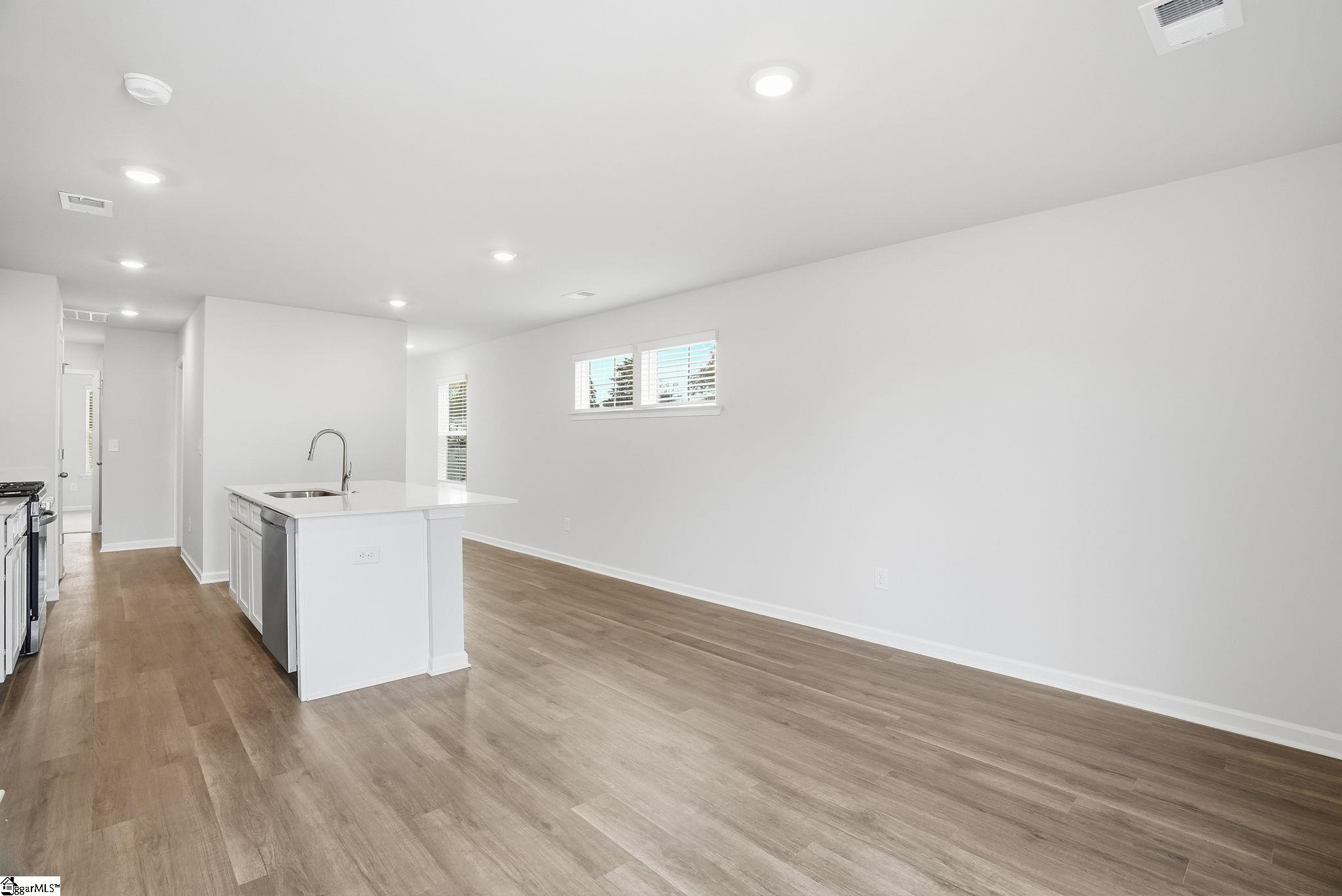 25 New Dunham Bridge Road Property Photo 6