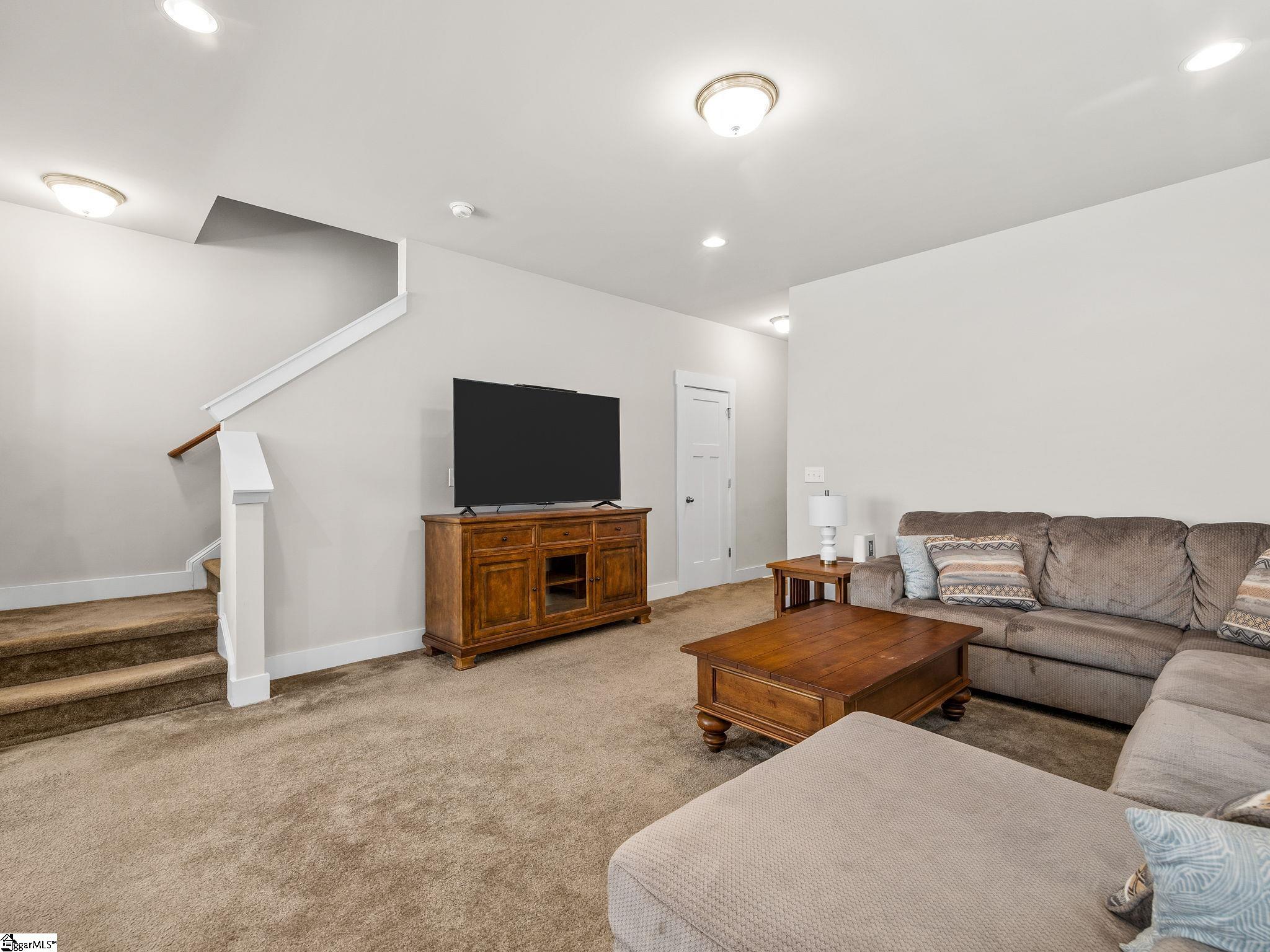 224 Keaton Court Property Photo 8