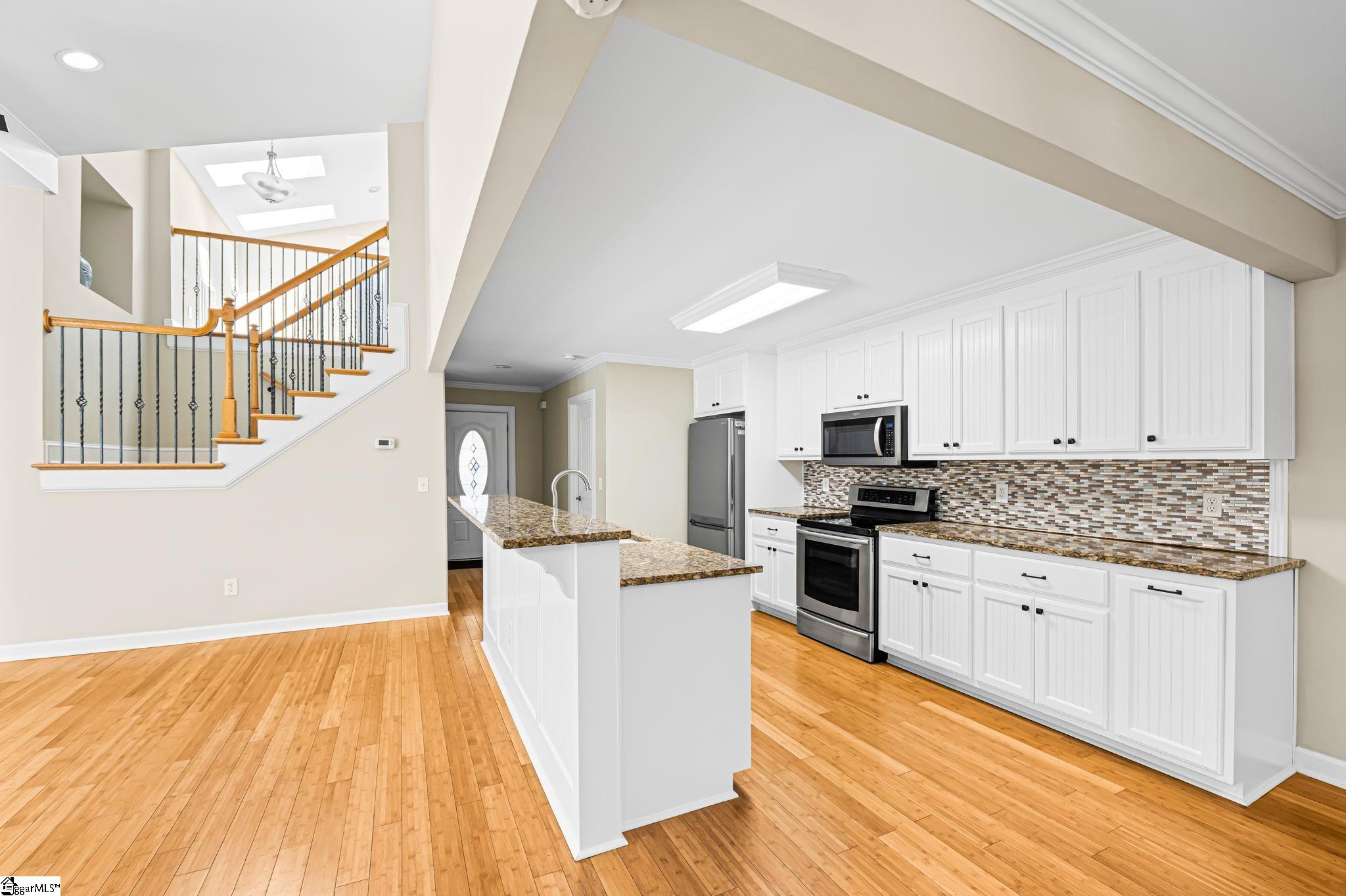 125 Houston Street Property Photo 8