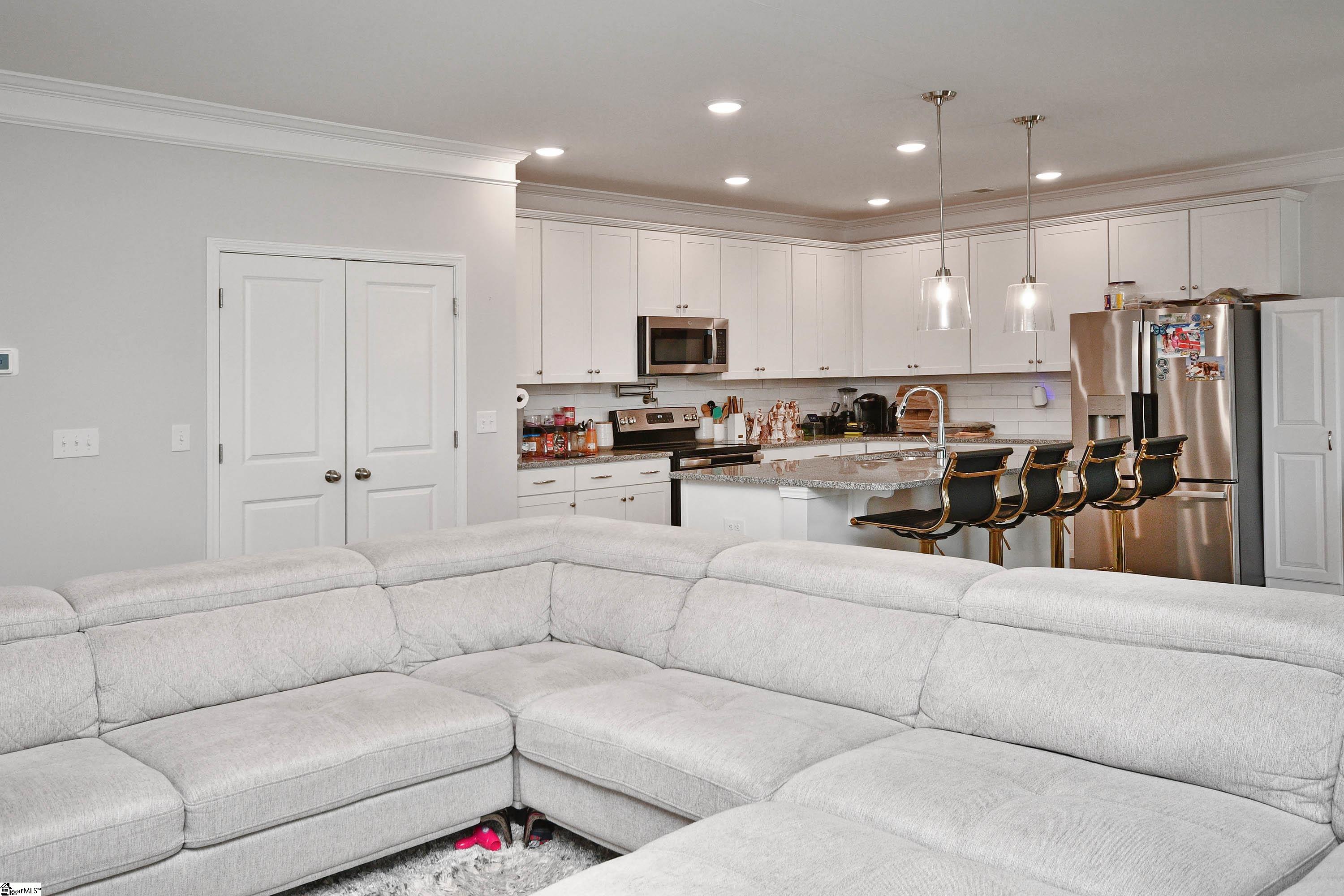 200 Whittier Street Property Photo 6