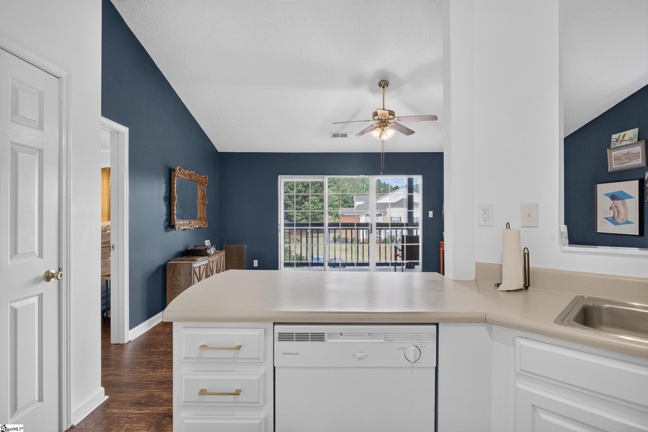 151 Wexford Drive Property Photo 8