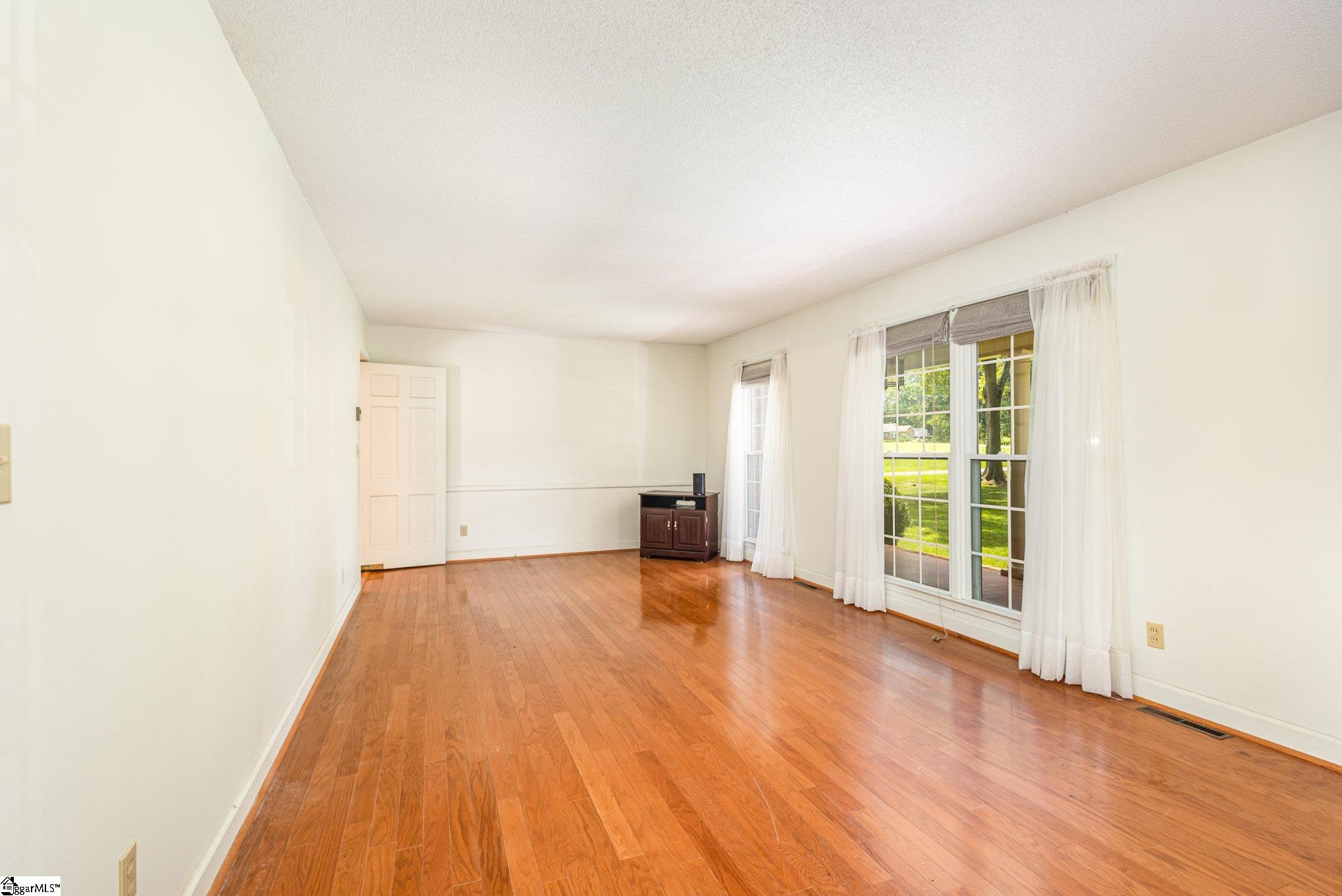 419 Ridge Drive Property Photo 5