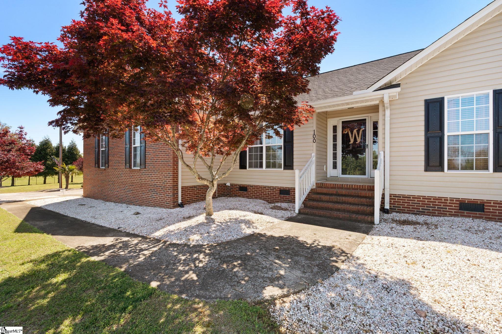 100 Oak Road Property Photo 2