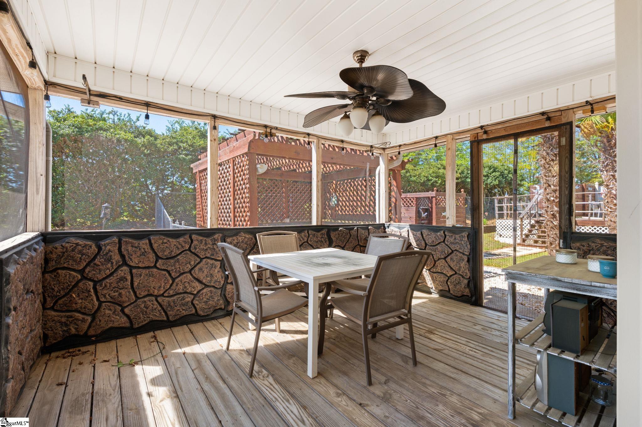 100 Oak Road Property Photo 16
