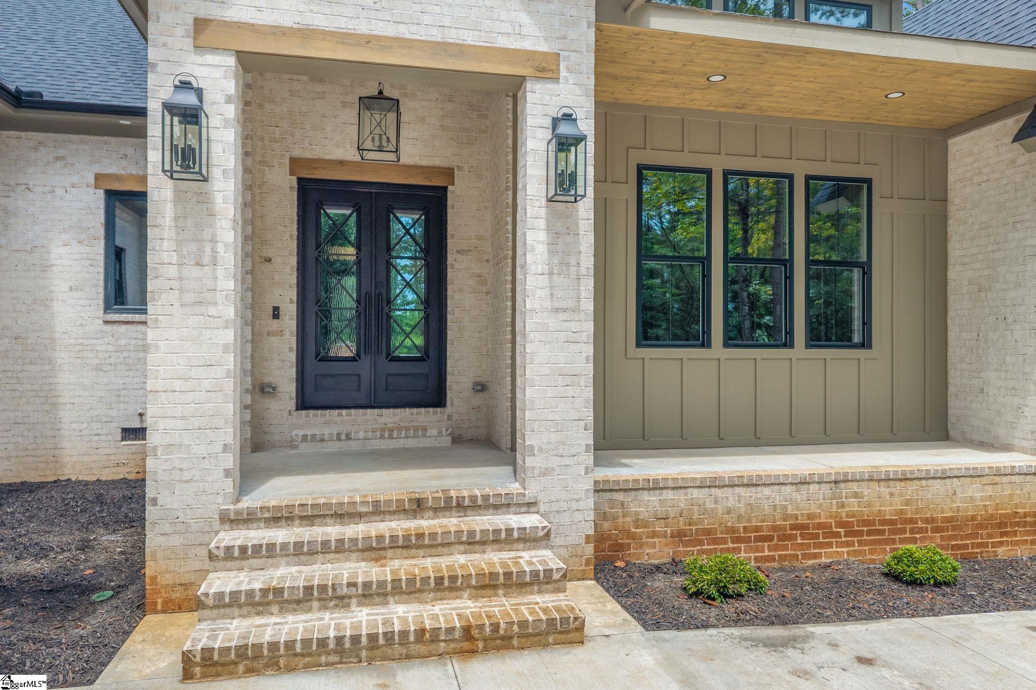 1589110 Property Photo 3