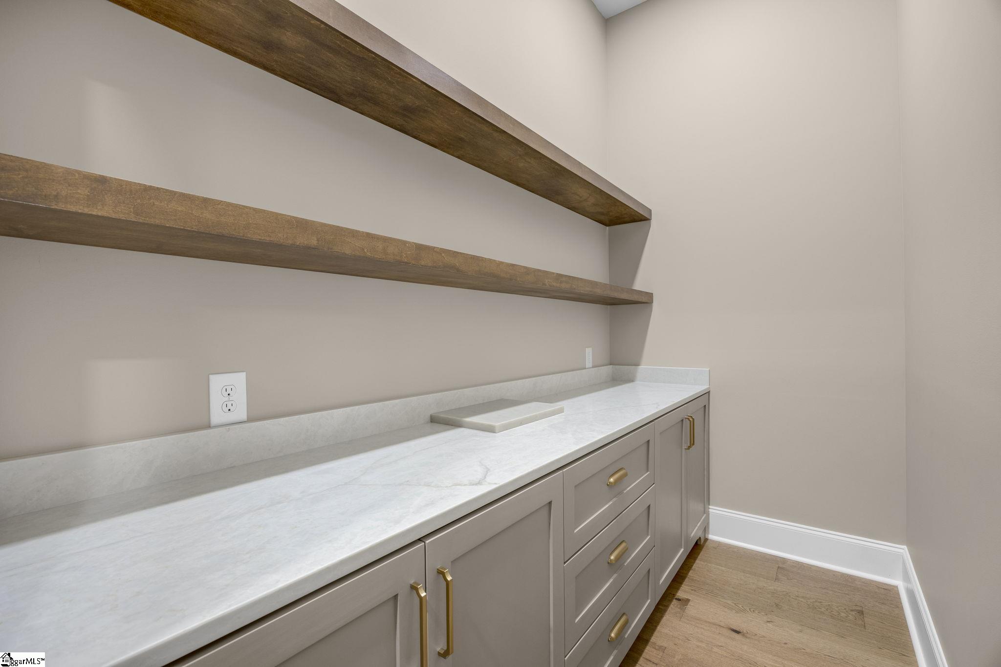 1589110 Property Photo 12