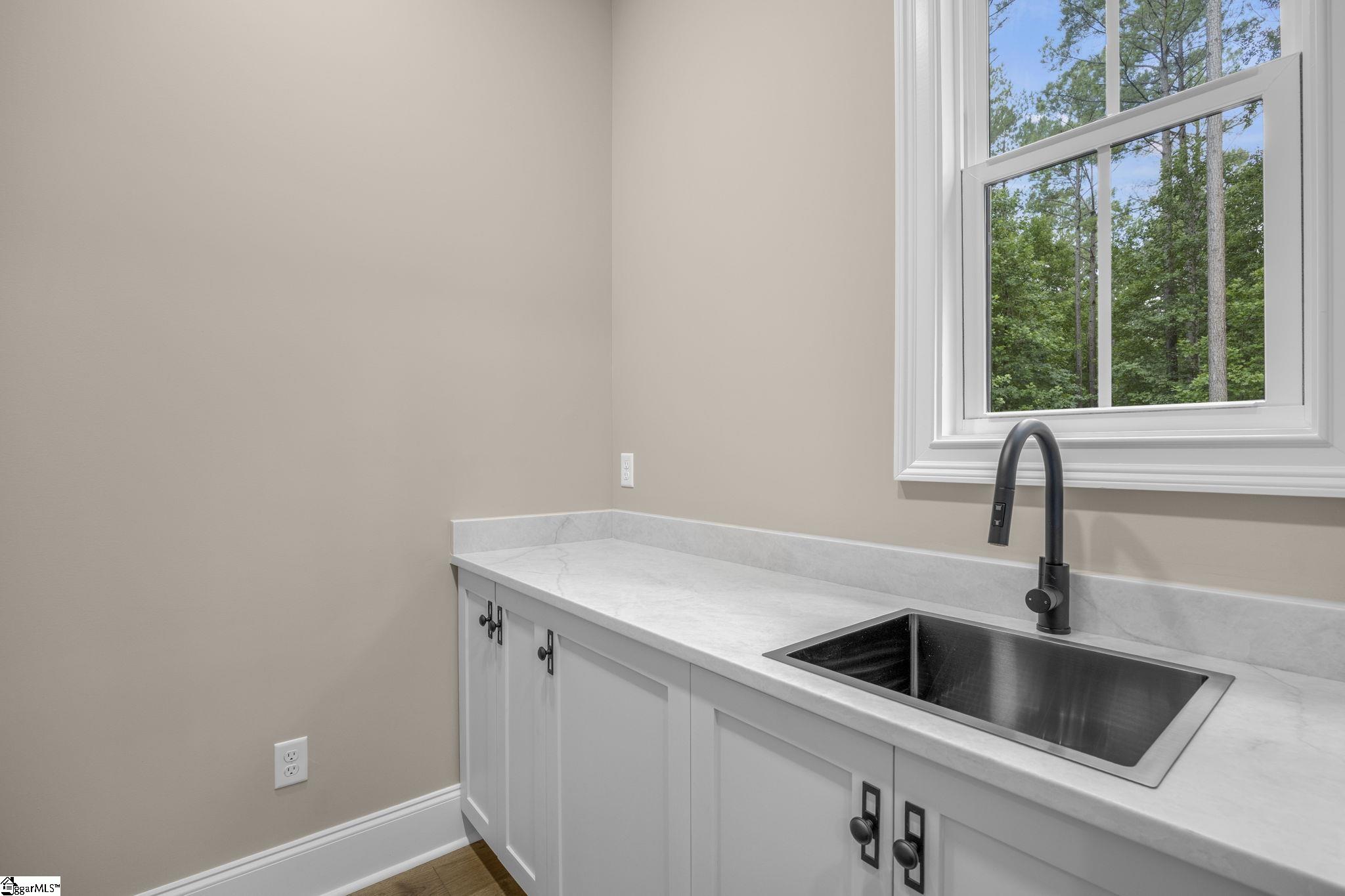1589110 Property Photo 14