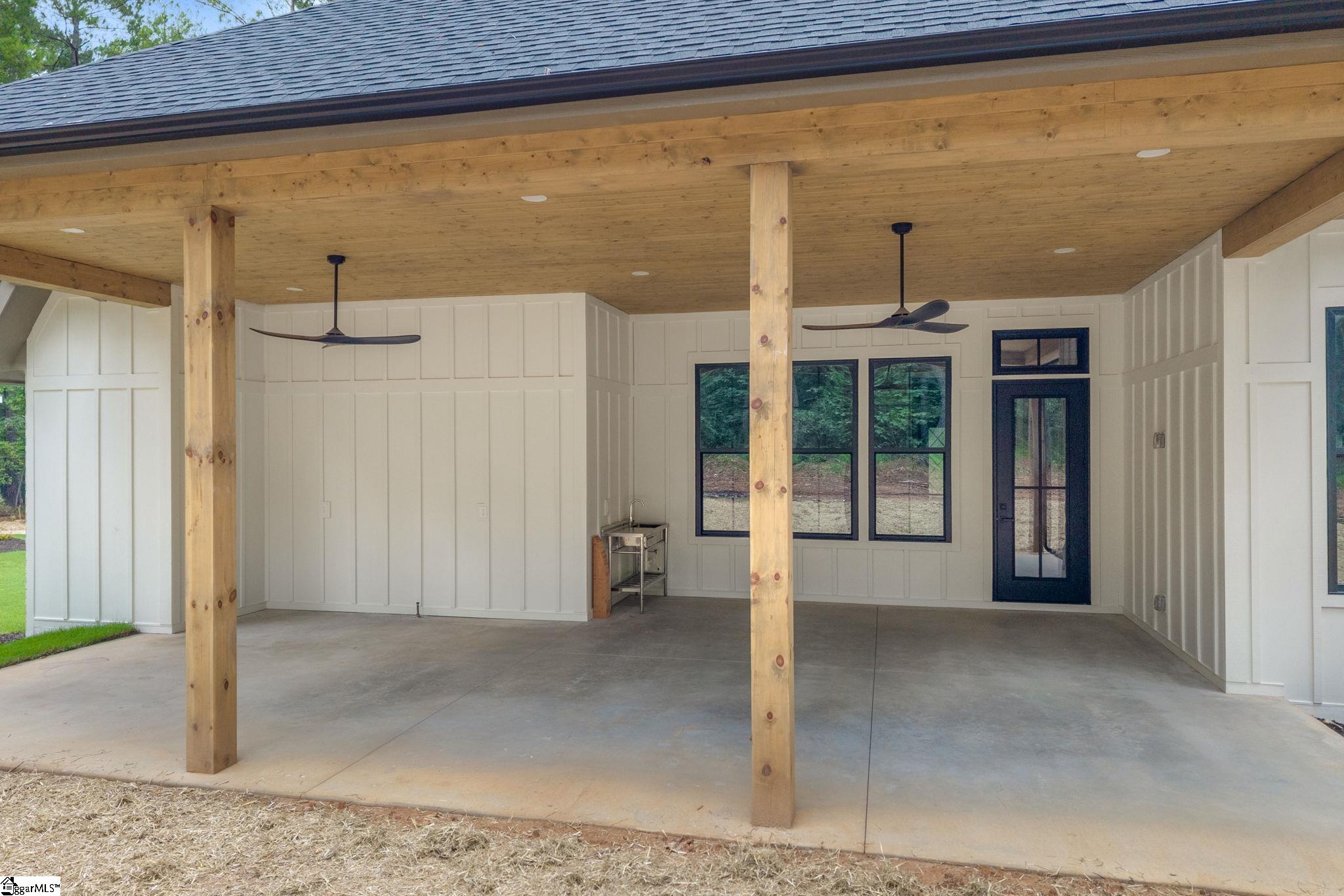 1589110 Property Photo 32