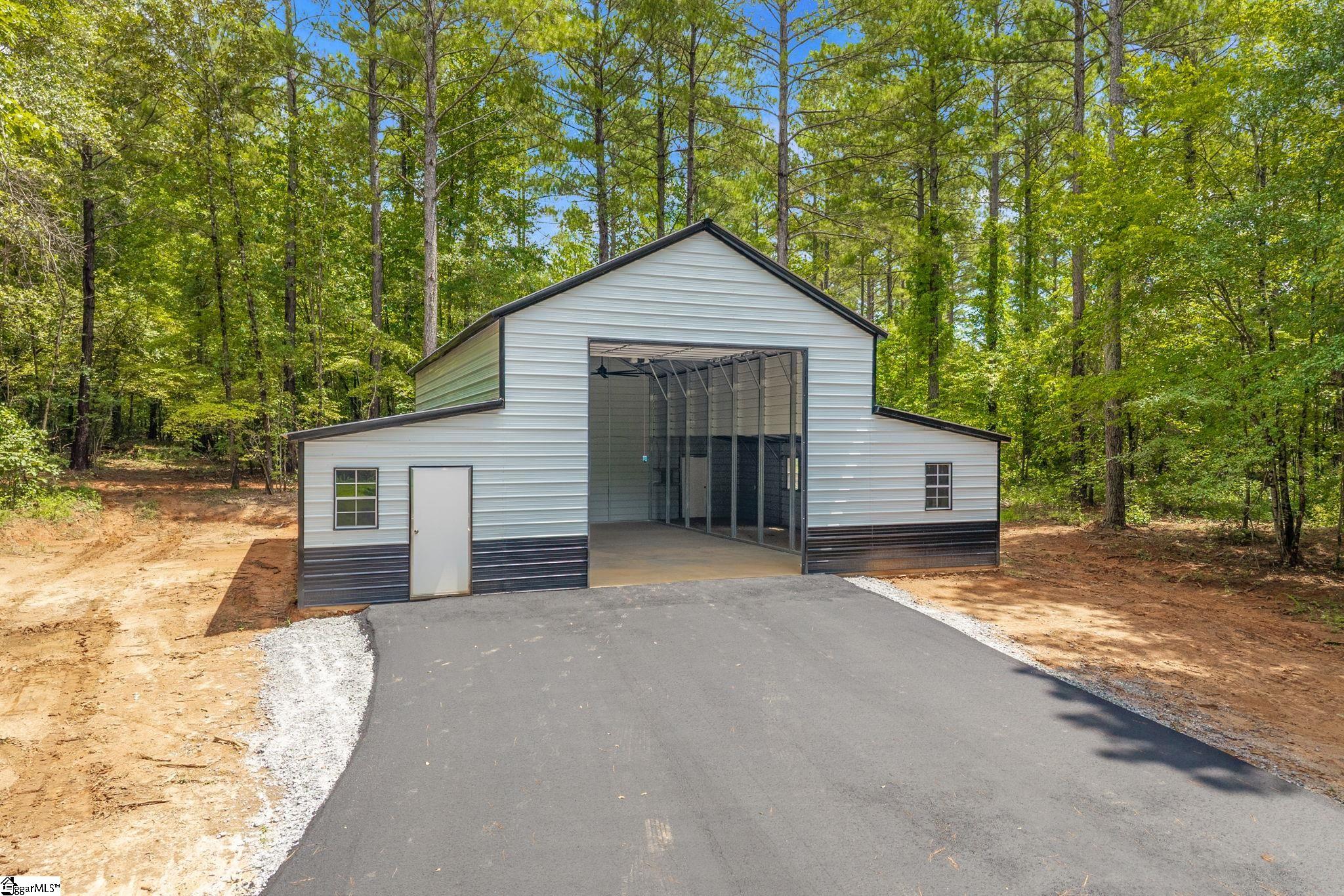 1589110 Property Photo 44