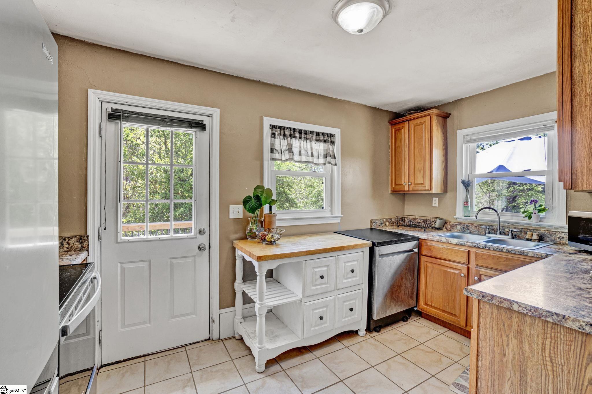 309 Pineview Drive Property Photo 8