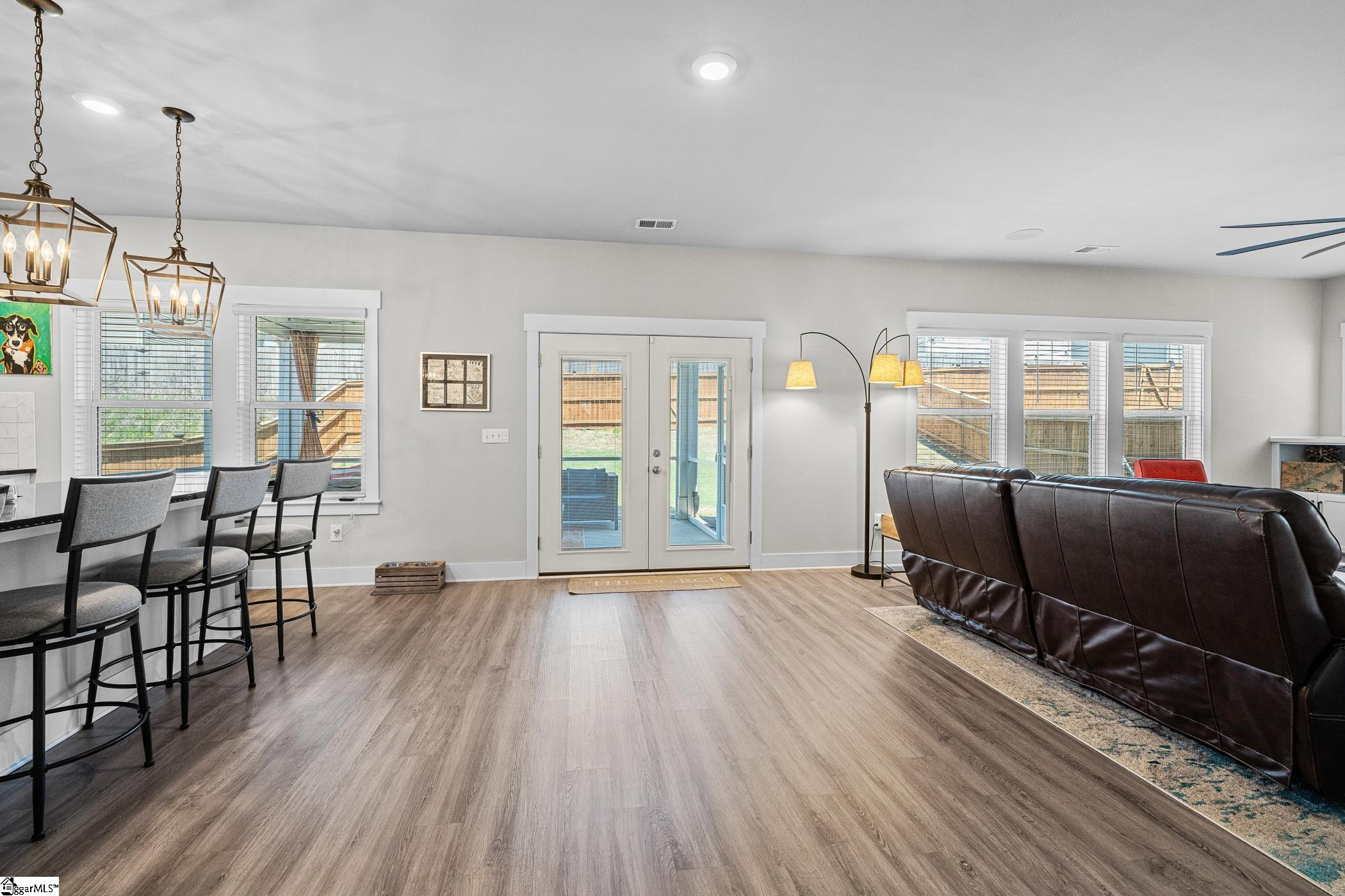442 Wolfbend Road Property Photo 14