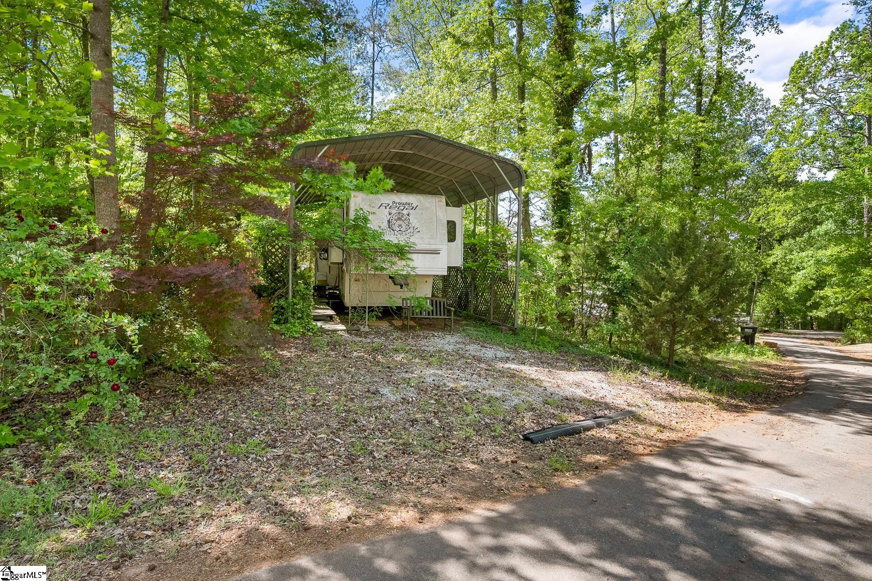 110 & 112 Whitby Way Property Photo 6