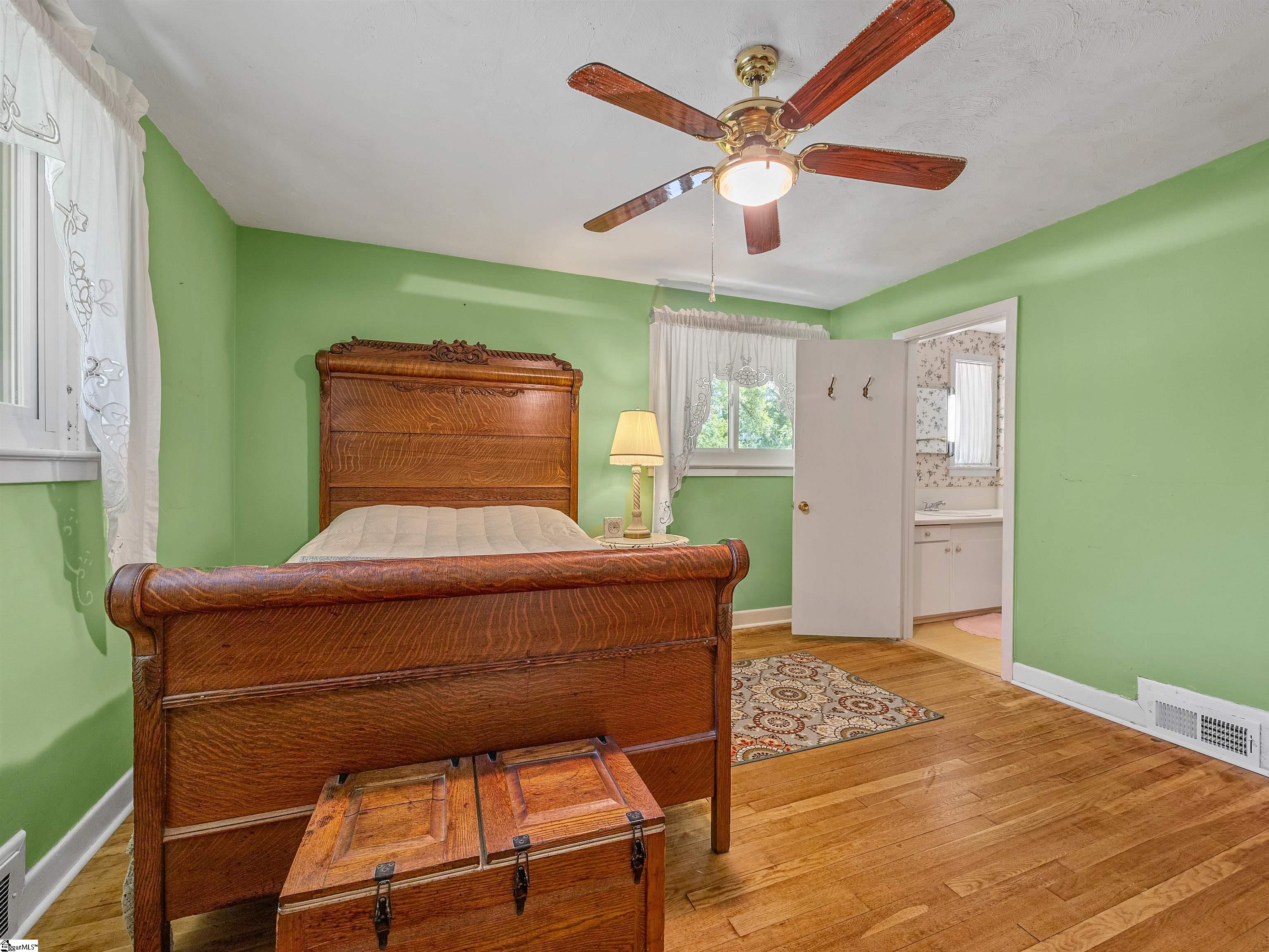 117 Tanglewylde Drive Property Photo 17