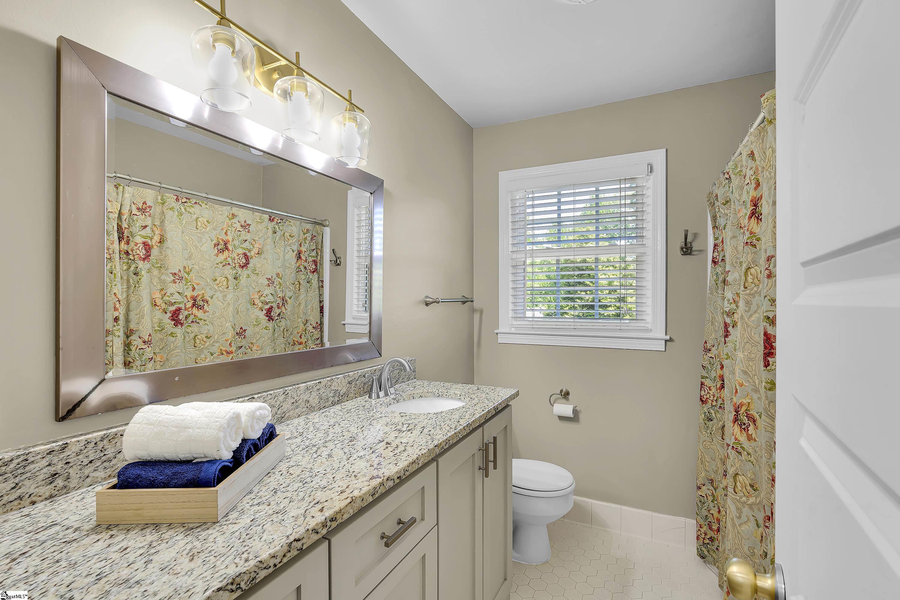 815 Edwards Road Property Photo 6